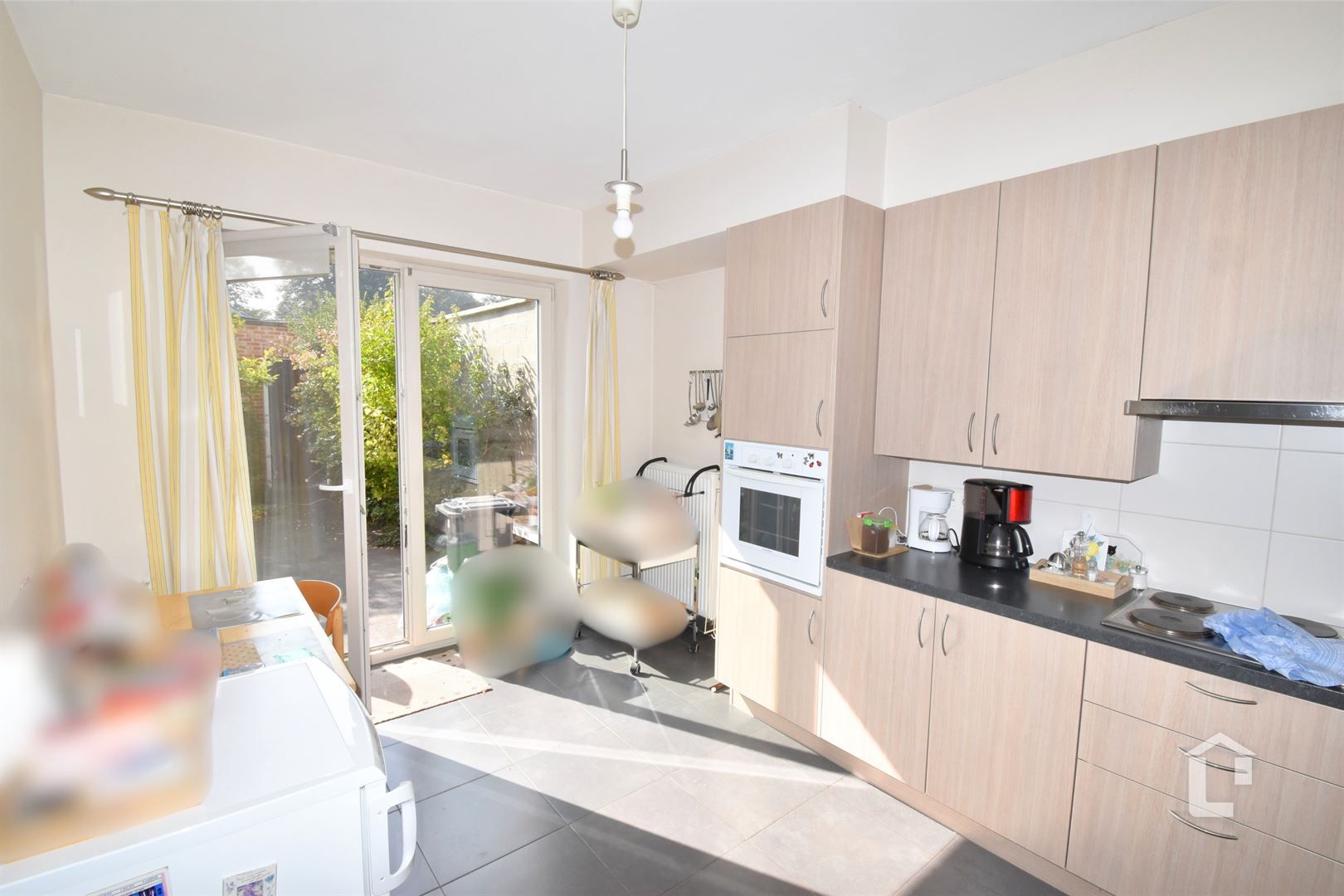 Ruim, recent gelijkvloers appartement in centrum Sint-Denijs-Westerm foto 4