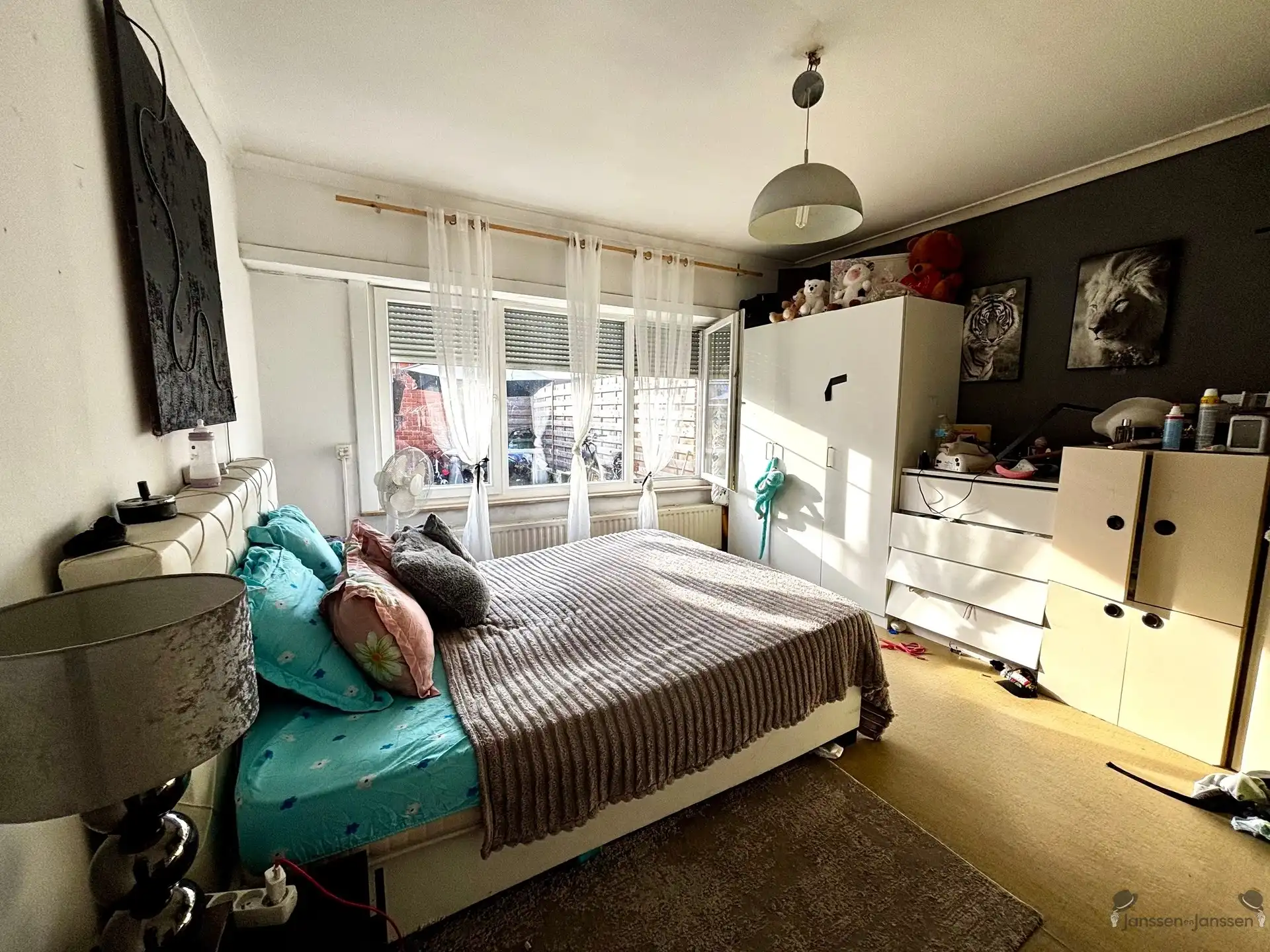 Opbrengsteigendom van 3 app en 20 garages foto 5
