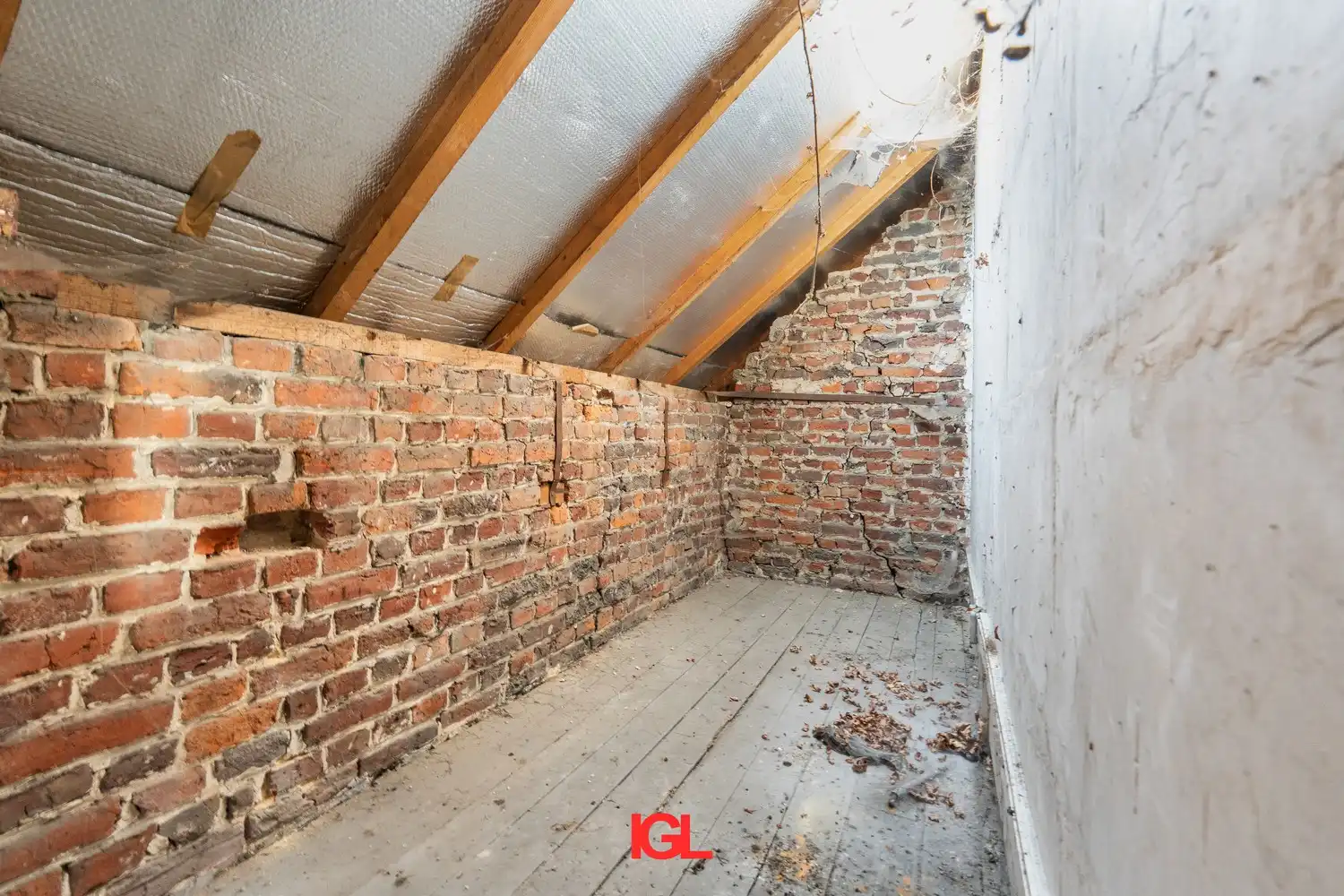 Te renoveren woning met grote tuin foto 15