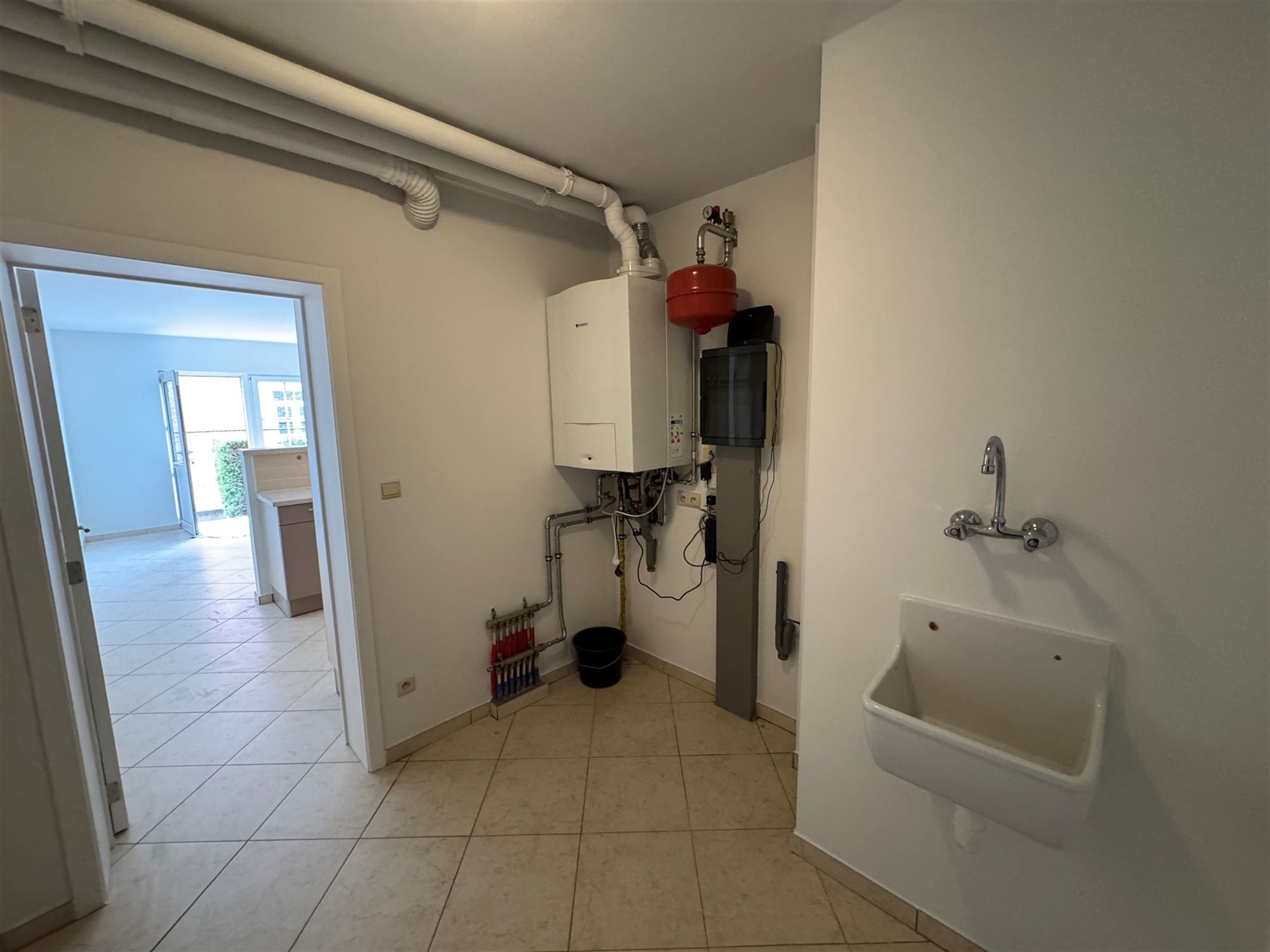 ZEER RUIM GELIJKVLOERS APPARTEMENT (119M²) MET 2 SLAAPKAMERS EN TERRAS TE HEUSDEN-ZOLDER foto 14