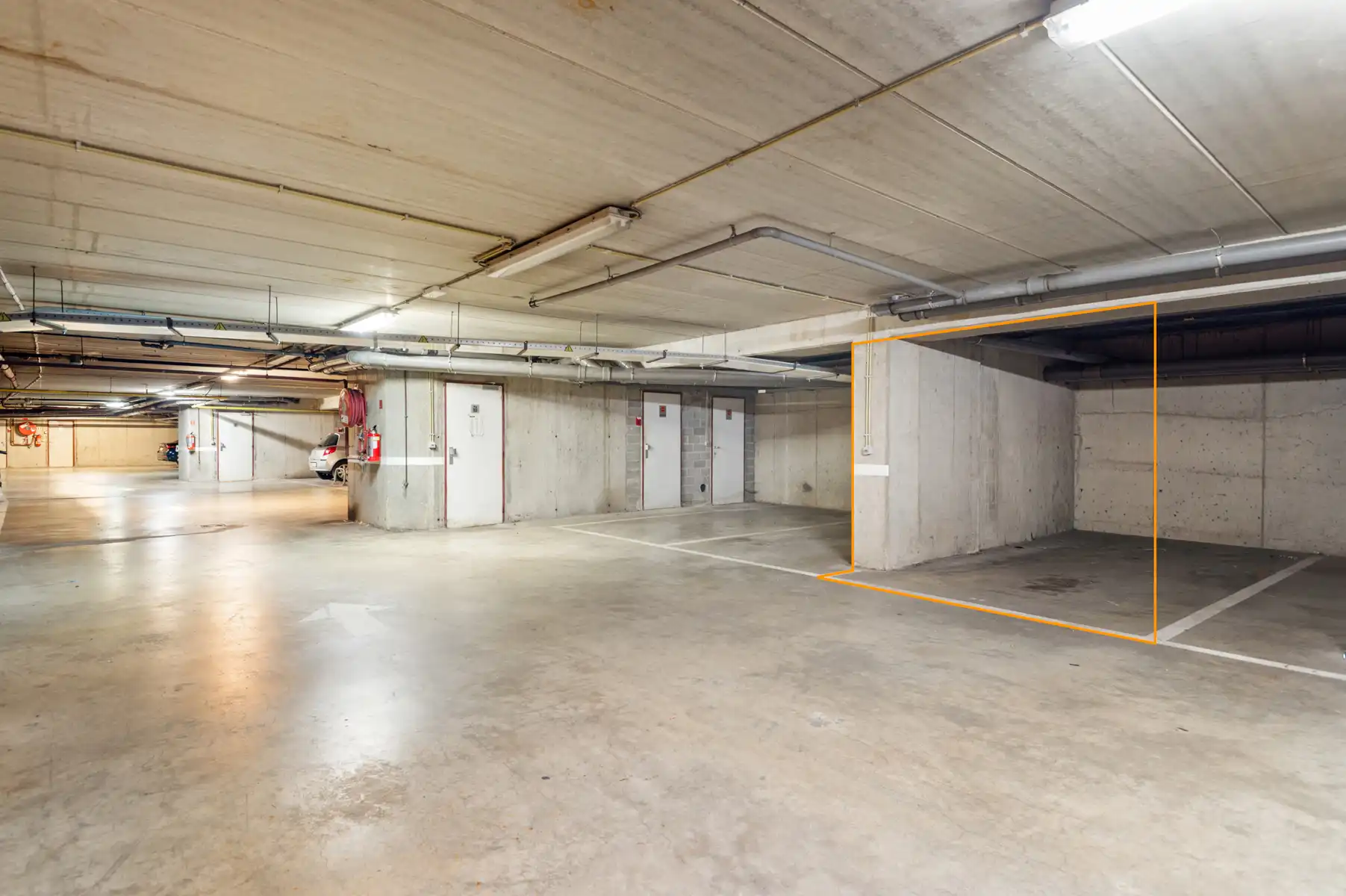 Wonen in de Nationalestraat, met terras en autostaanplaats foto 12