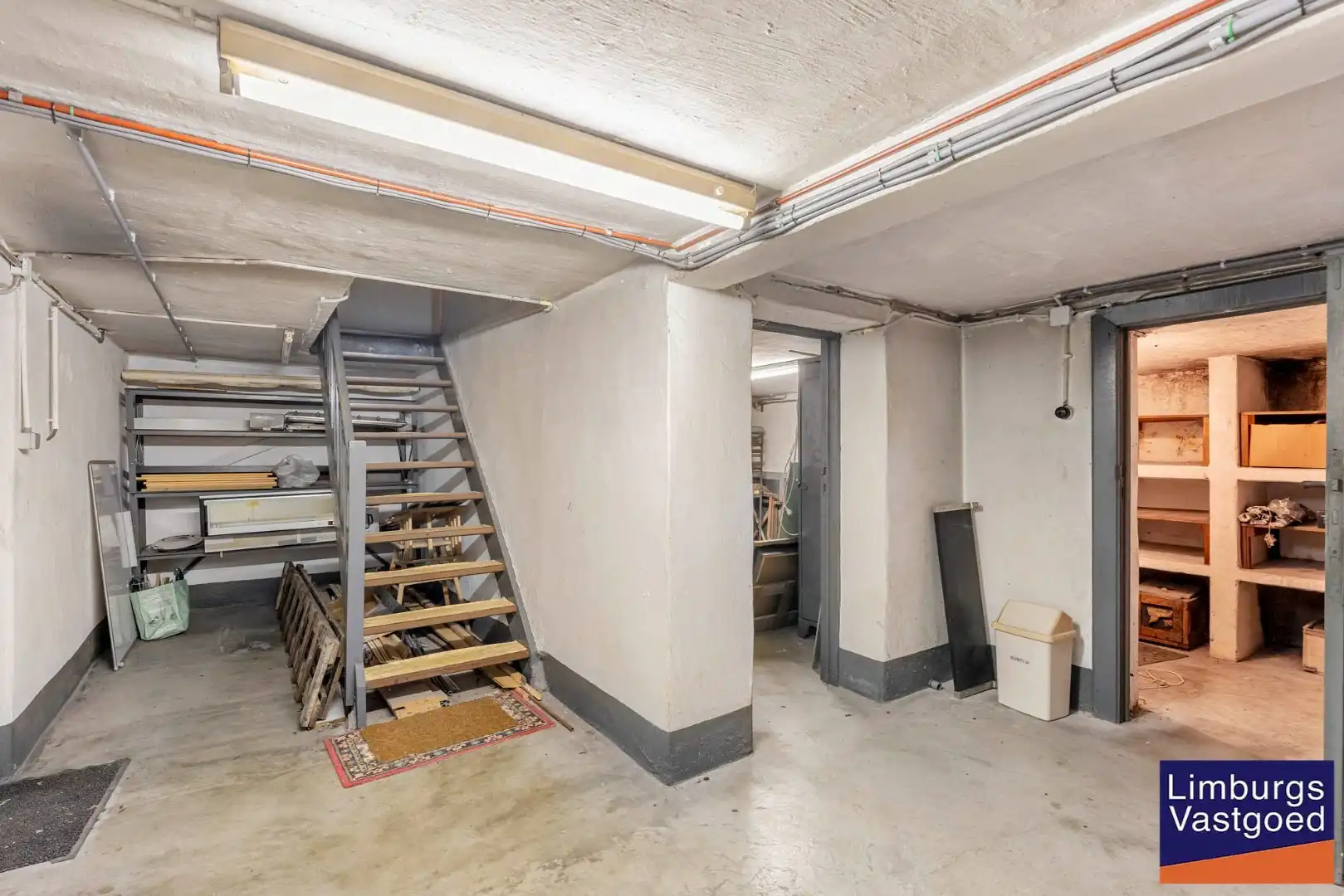 Woonhuis met verschillende praktijkruimtes te Waterschei, op een perceel van 6a80ca foto 29