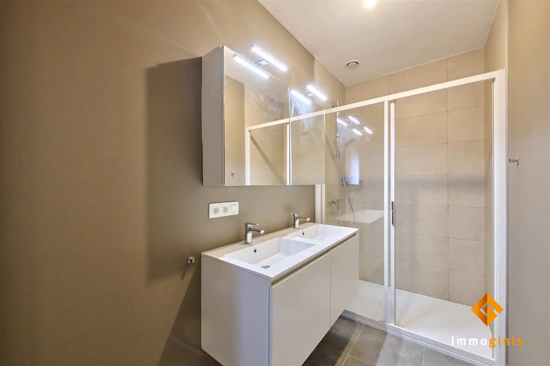 Recent en instapklaar 1-slaapkamerappartement met overdekt terras. foto 10