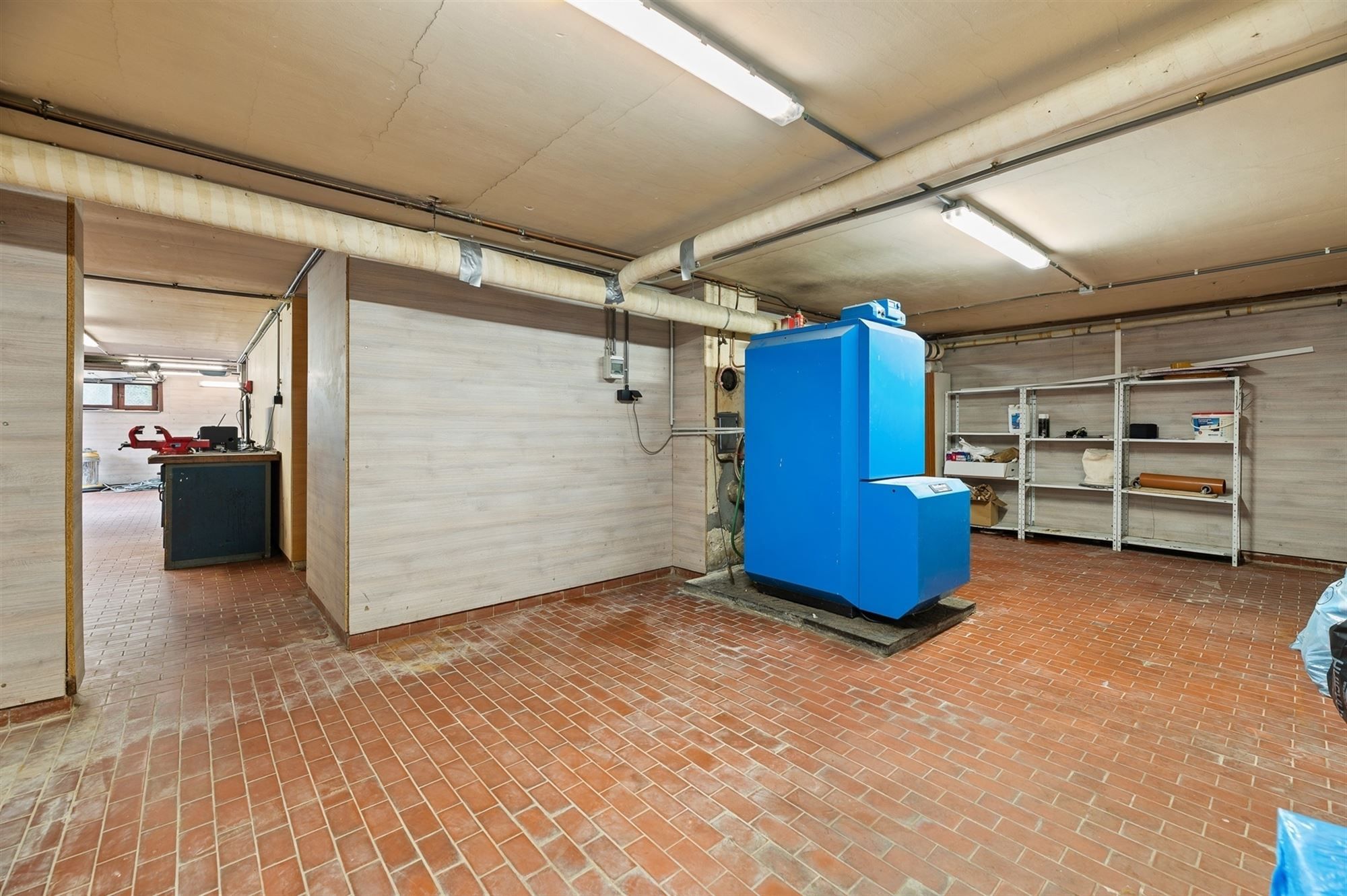 ZEER RUIME EN RECENT GERENOVEERDE WONING OP EEN PERCEEL VAN 2367m² UITGERUST MET EEN VERGUNDE PAARDENSTAL EN ACHTERLIGGENDE WEIDE foto 23
