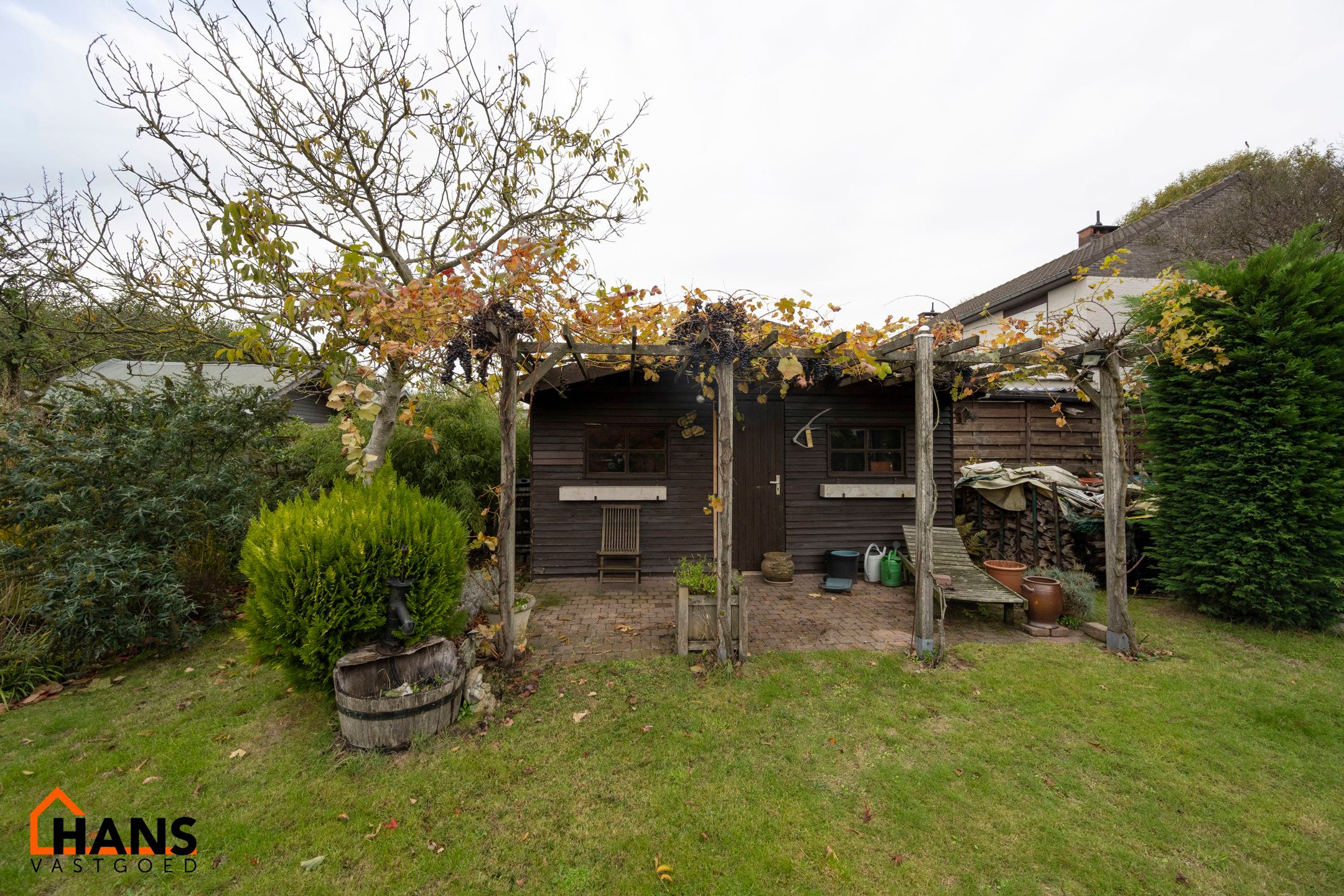 Te renoveren half open bebouwing. foto 9