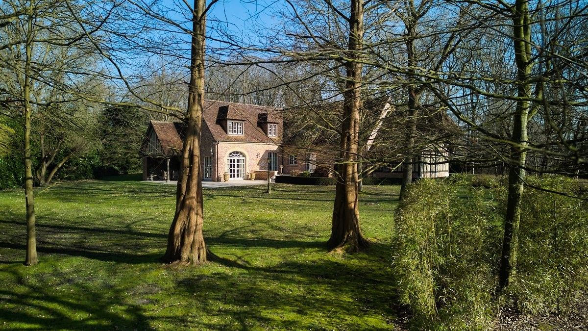 Exceptioneel landhuis in 'de Bommels' omringd door groen foto 3