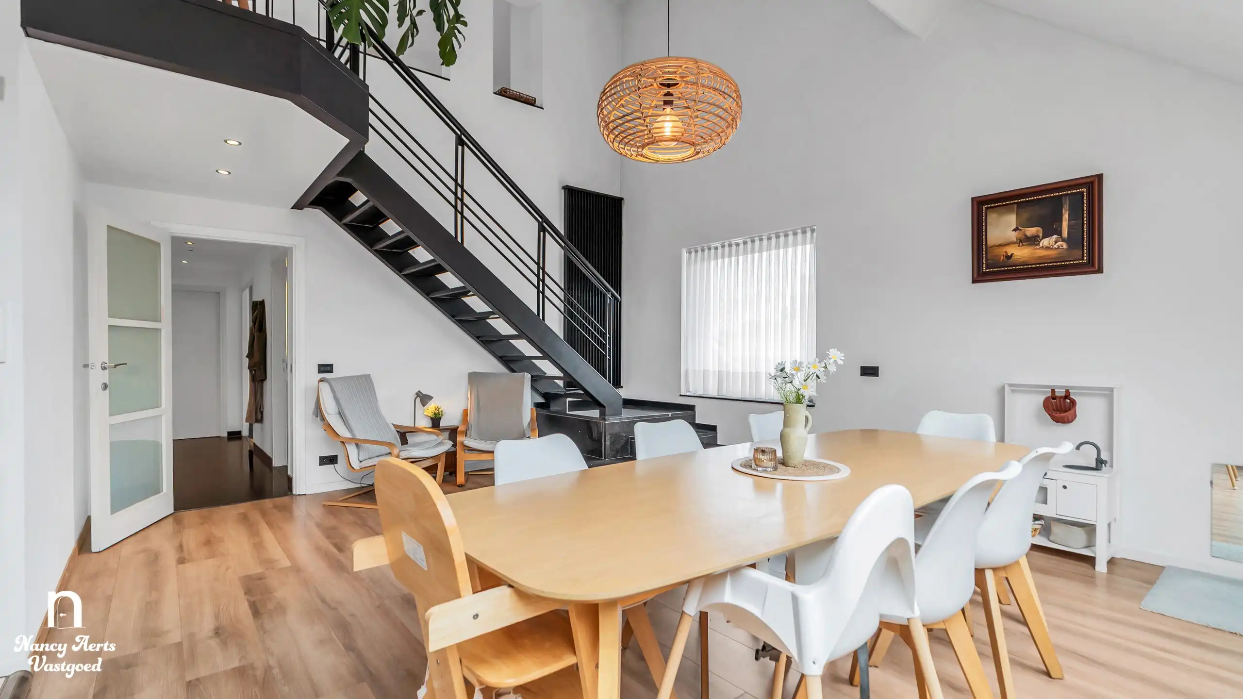 Lichtrijke duplex met open indeling en 3 slaapkamers foto 4