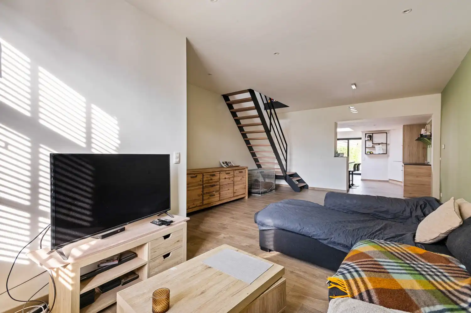 Gezellige gerenoveerde woning te Wommelgem! foto 3