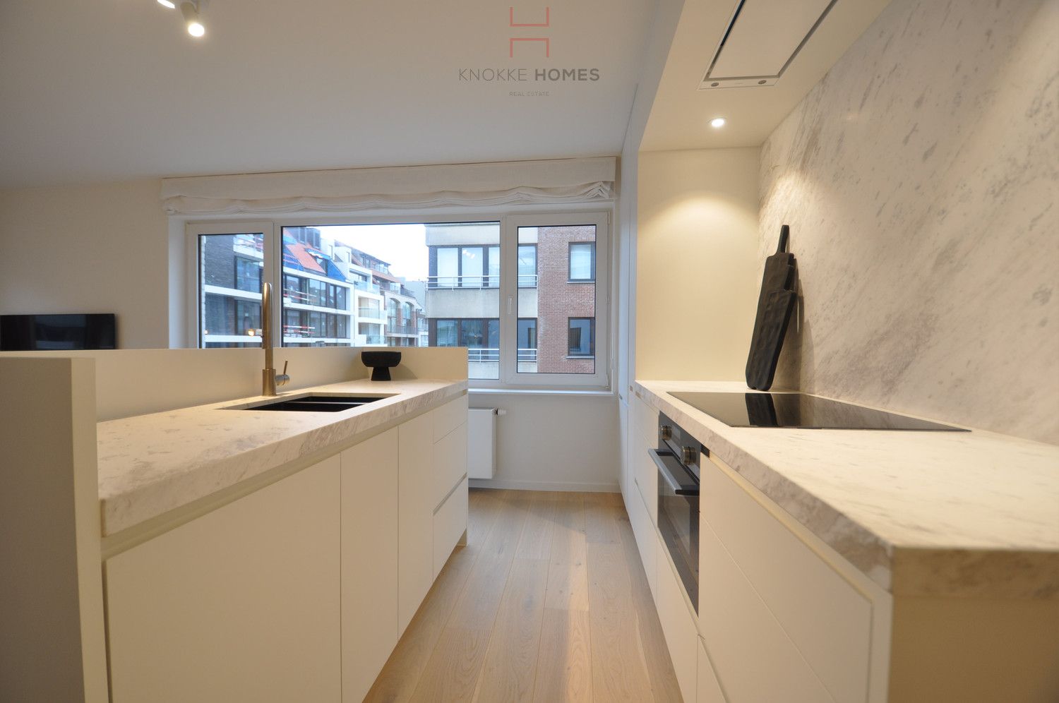 Volledig gerenoveerd, gemeubeld hoekappartement gelegen op enkele stappen van de zee en de Lippenslaan foto 7