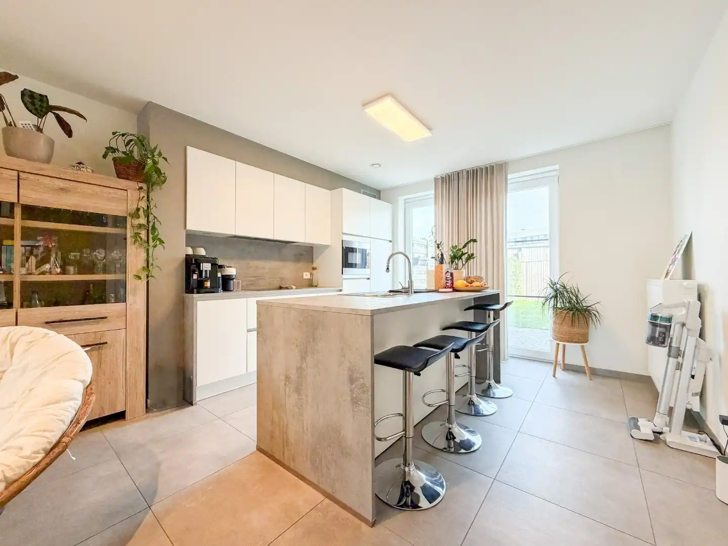 Instapklare rijwoning met 3 slpk, garage en tuin, Roeselare foto 4