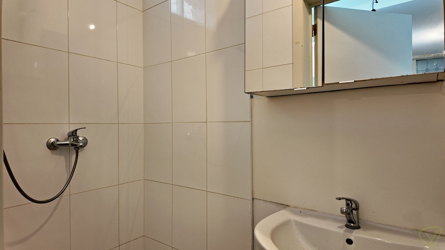 Ruime handelsruimte gelegen op de Markt van Eeklo! foto 10