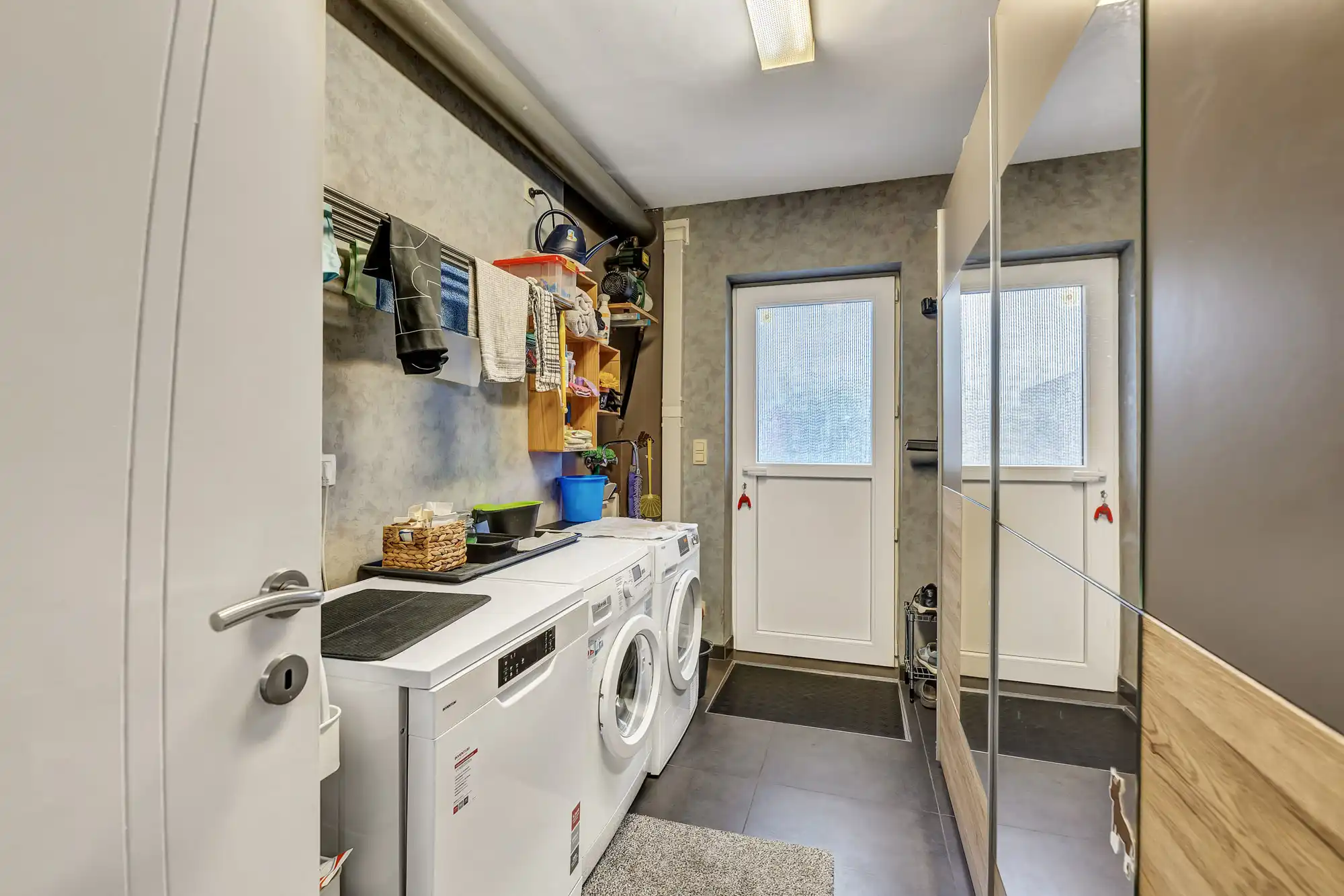 Instapklare, goed onderhouden woning op gunstige locatie foto 24