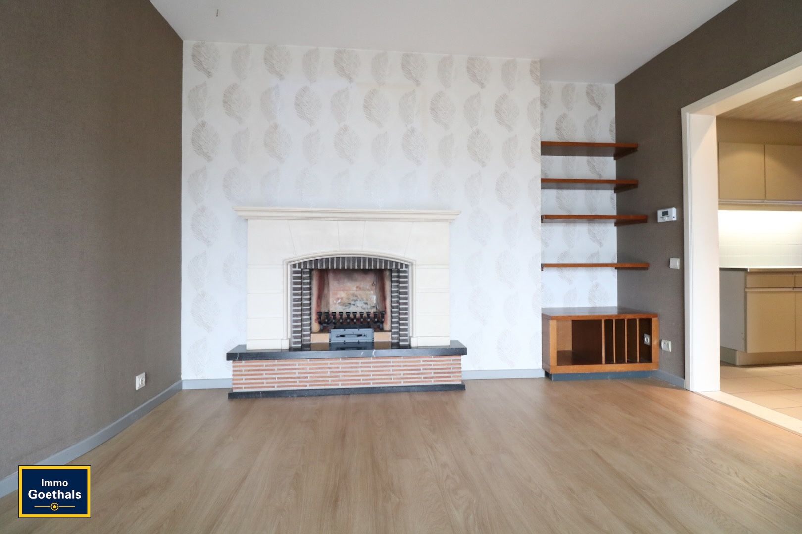 CENTRAAL GELEGEN APPARTEMENT MET GROOT TERRAS IN GARAGE. foto 8