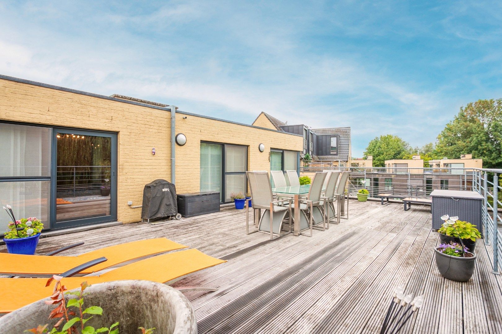 Ruim duplex appartement (131m²) met 2 terrassen, 3 slpks en 2 autostpl. foto 16