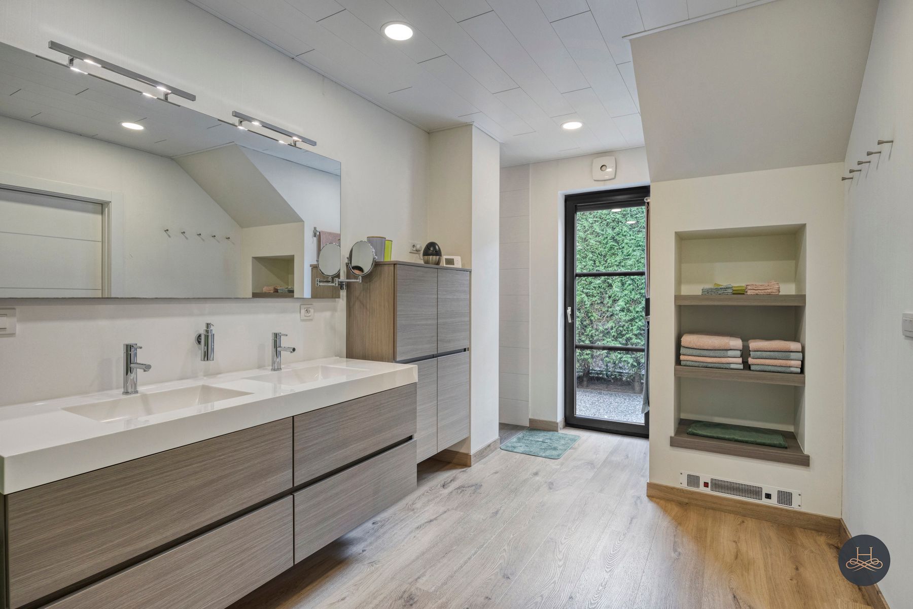 Energiezuinige,  recente woning op een royaal perceel foto 19