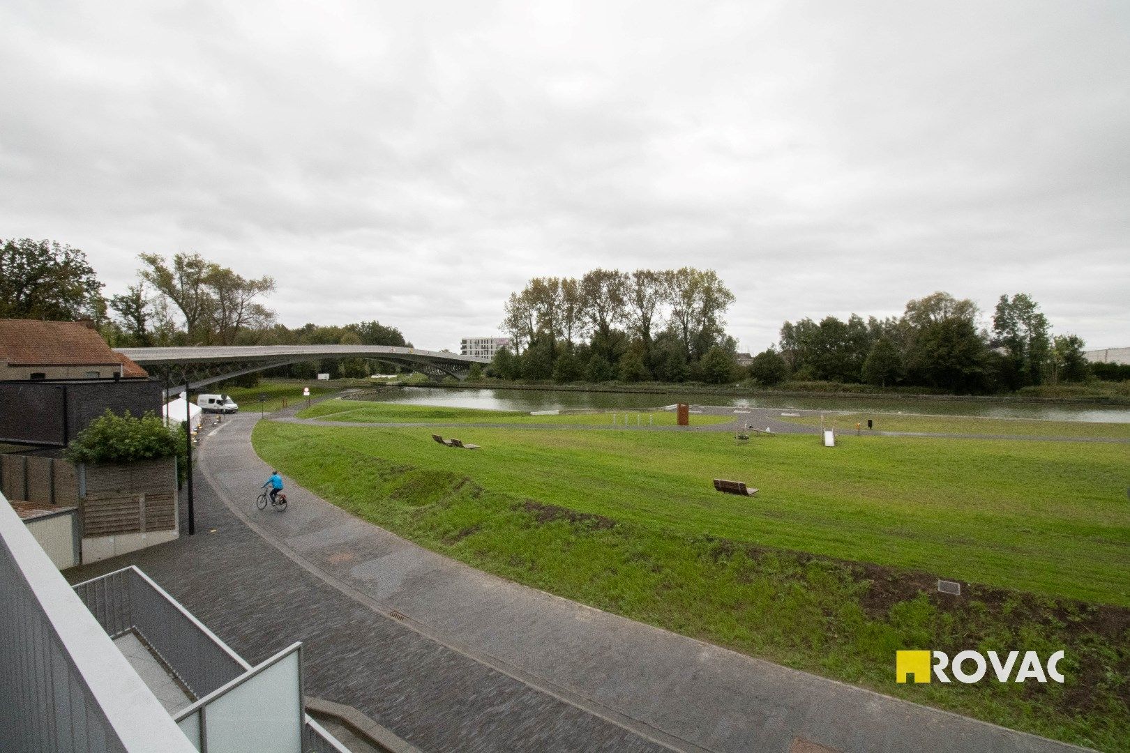 Zeer energiezuinig en instapklaar appartement (tot. opp. 81,44 m²) met private autostaanplaats foto 11