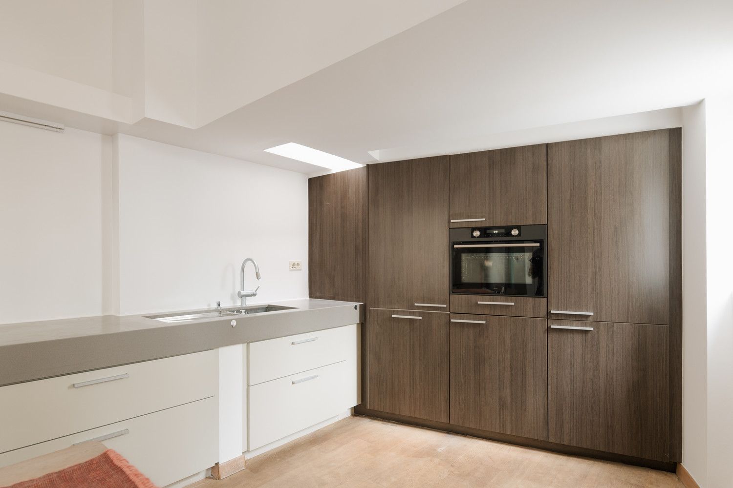 Wonen in een beschermde hoekwoning van Jos Bascourt uit 1894 is wonen in een uniek stuk Zurenborg, zonder renovatieplicht foto 7