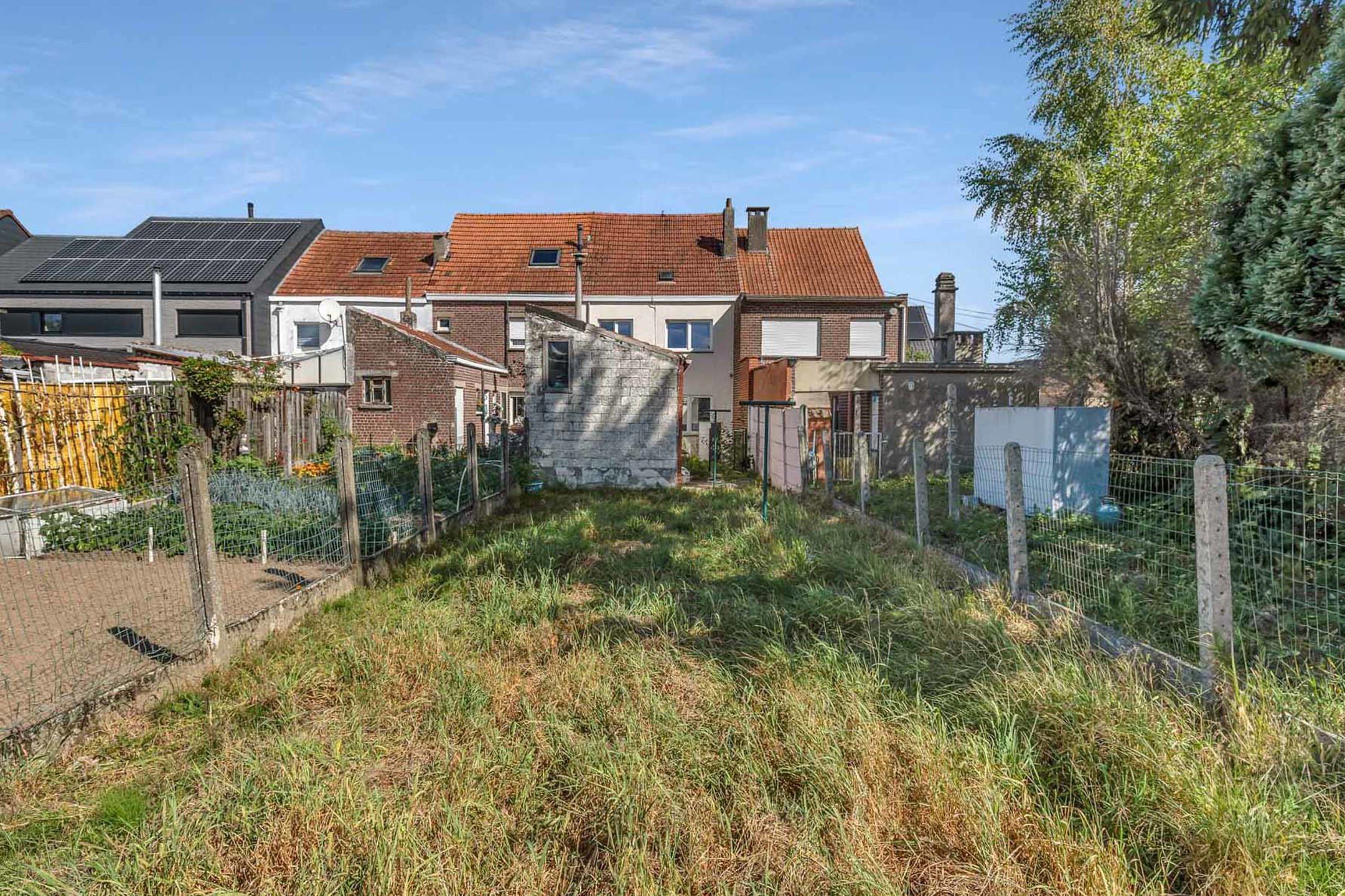 Te renoveren woning op een rustige ligging nabij centrum foto 15