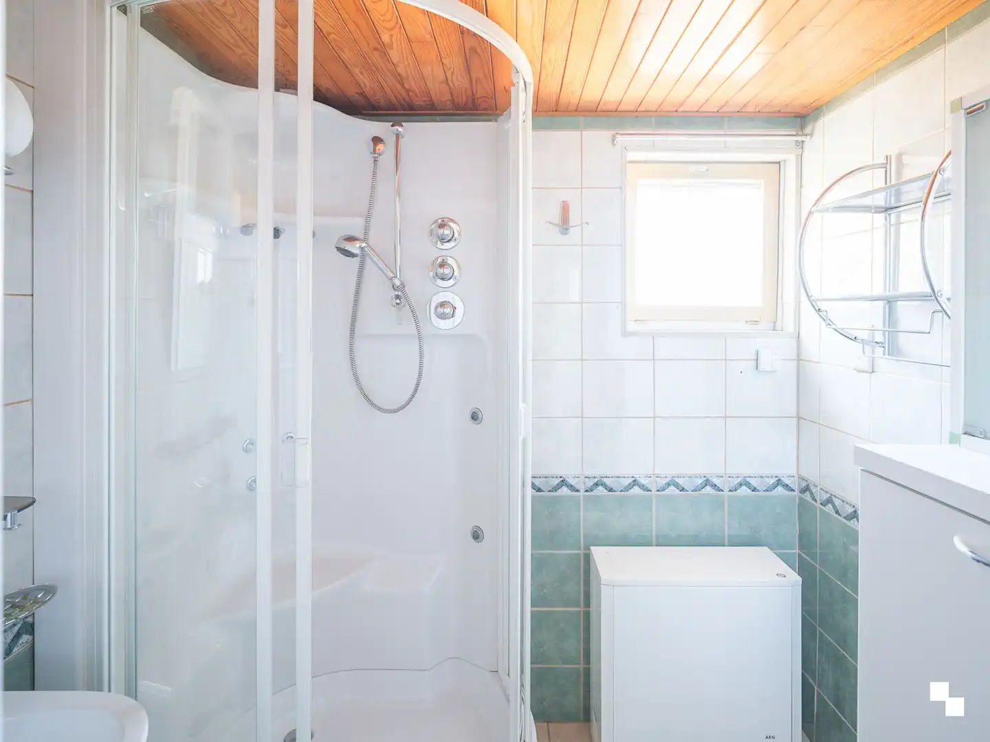Te renoveren woning met gezellige tuin in het hart van Merelbeke foto 8