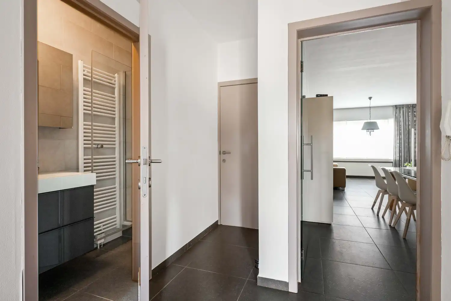 Instapklaar gelijkvloers appartement met zonnige tuin foto 11