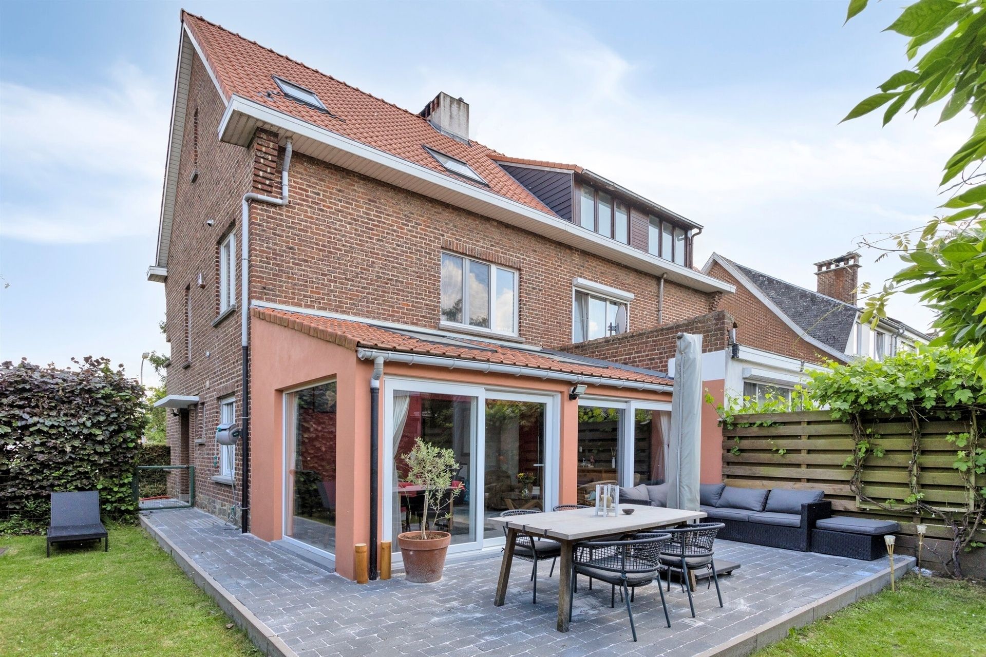 Gerenoveerde woning met 3 kamers en ZW-gerichte tuin foto 13