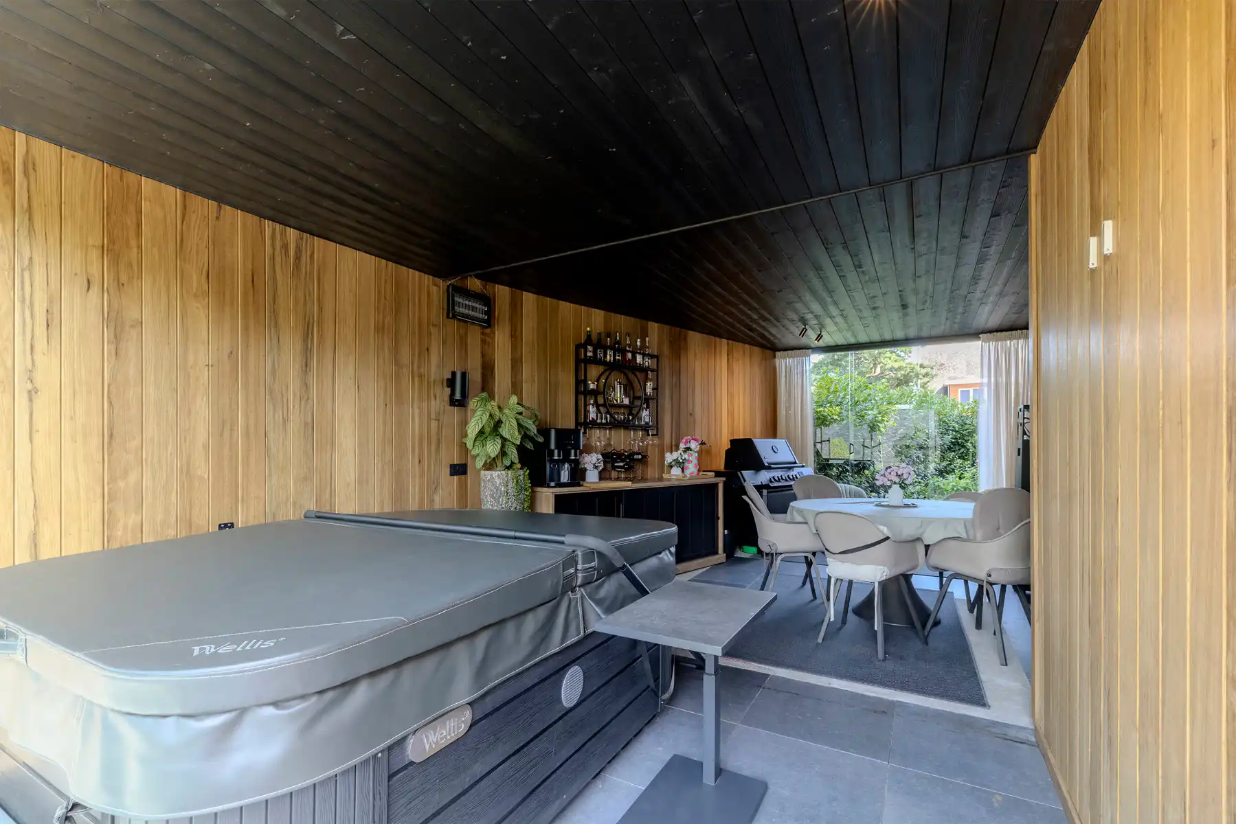 Instapklaar gelijkvloers appartement met carport, berging, luxe afwerking en aangelegde tuin foto 15