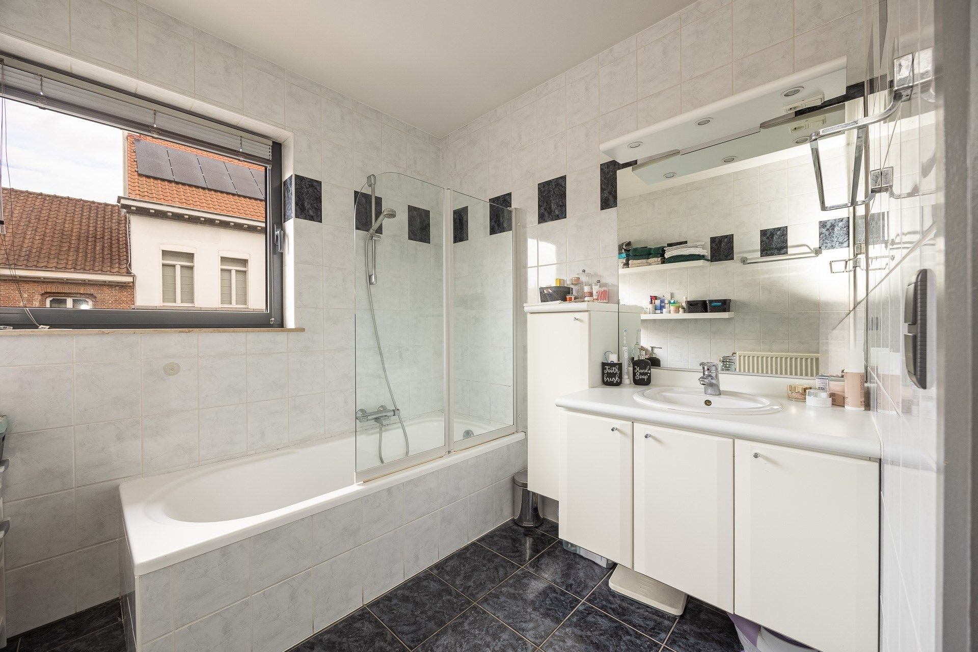 Ruim 2 slpkr appartement in het centrum van Sint-Pauwels (106m²) foto 7