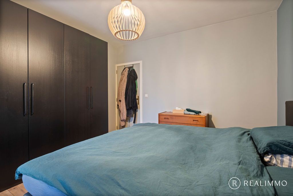 Ruime, lichtrijke woonst met 3 slaapkamers en garage foto 9