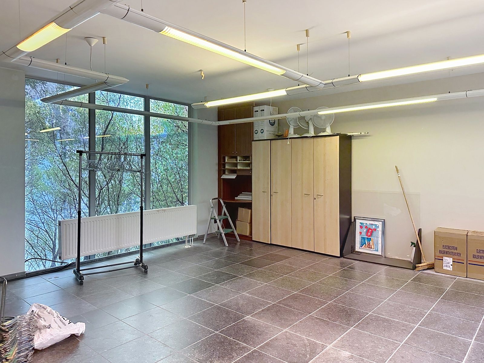 Hoekpand in centrum Aartselaar met veel lichtinval/ramen foto 9