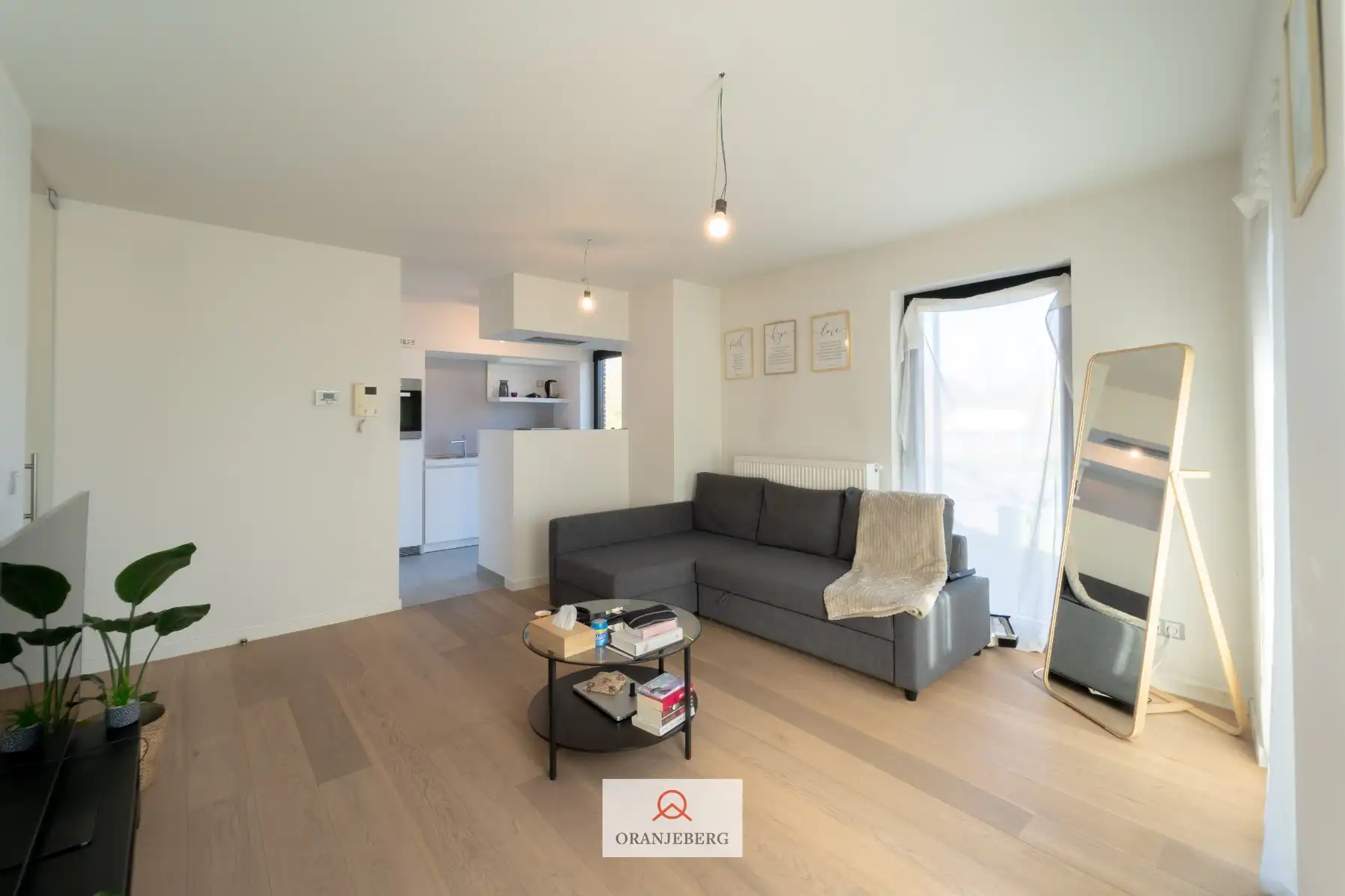 Modern gelijkvloers appartement in het groen foto 2