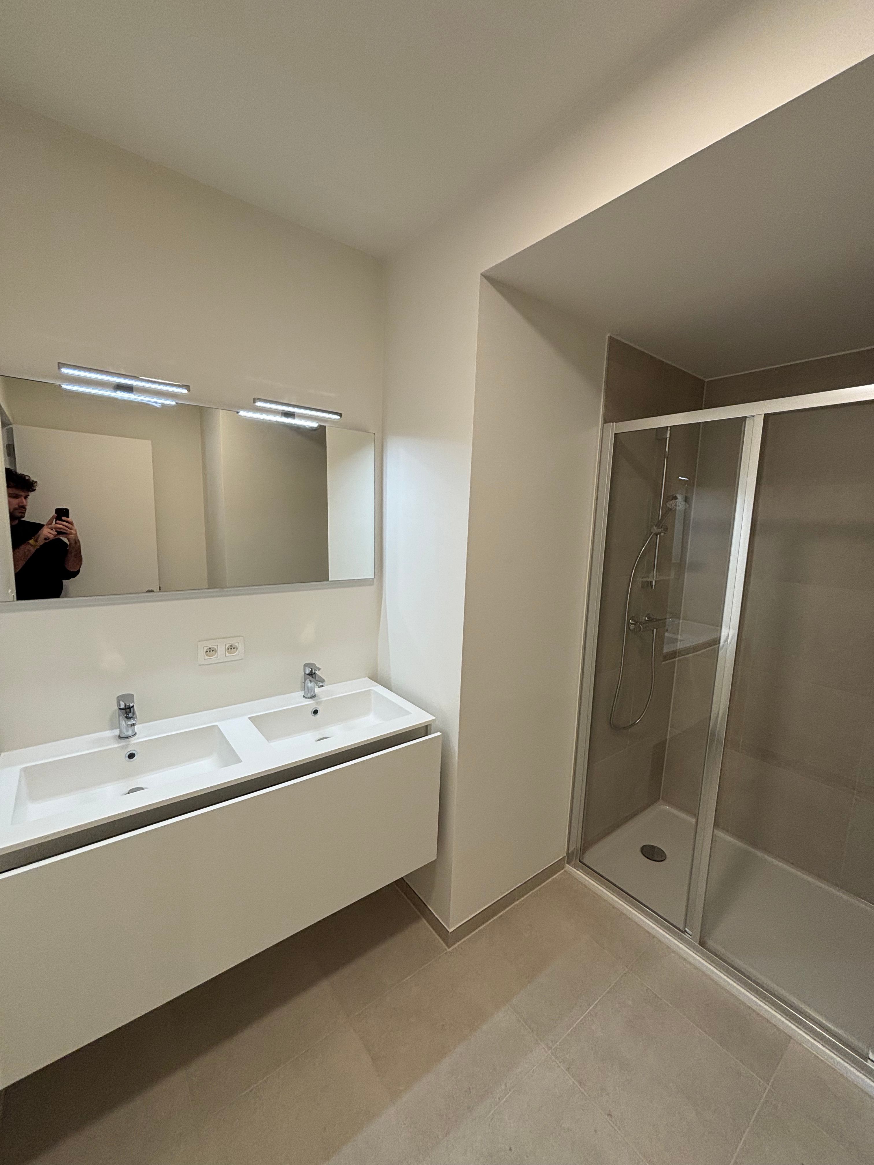 Nieuwbouw 2-slaapkamerappartement met terras foto 14