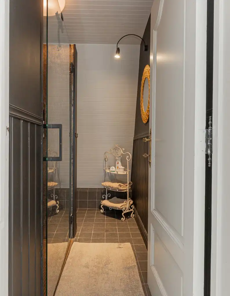 Grote villa op 22a met tuin, garage én bijgebouw foto 13