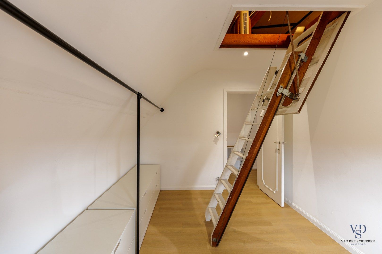 Charmant gerenoveerde villa met karakter en hedendaags comfort foto 36