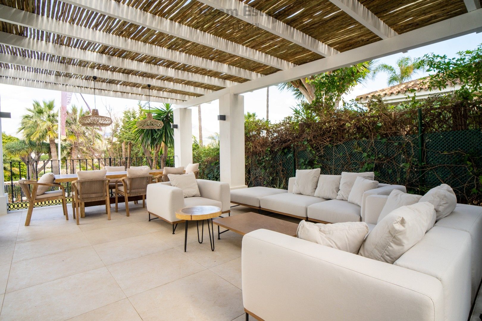 Villa La Concha is gelegen in de omgeving van Las Brisas Golf, Nueva Andalucia, Marbella. foto 10
