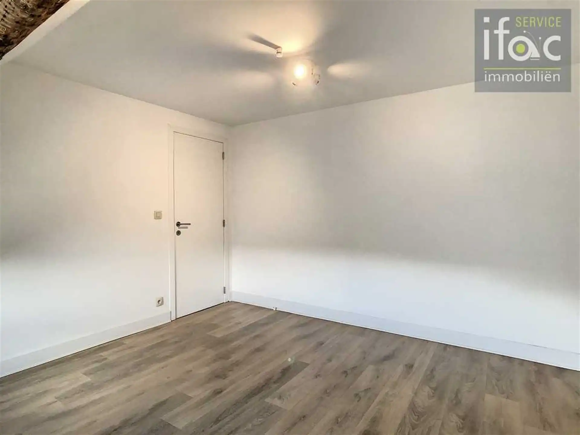 Gerenoveerde 4 slaapkamer woning in centrum Tervuren foto 20