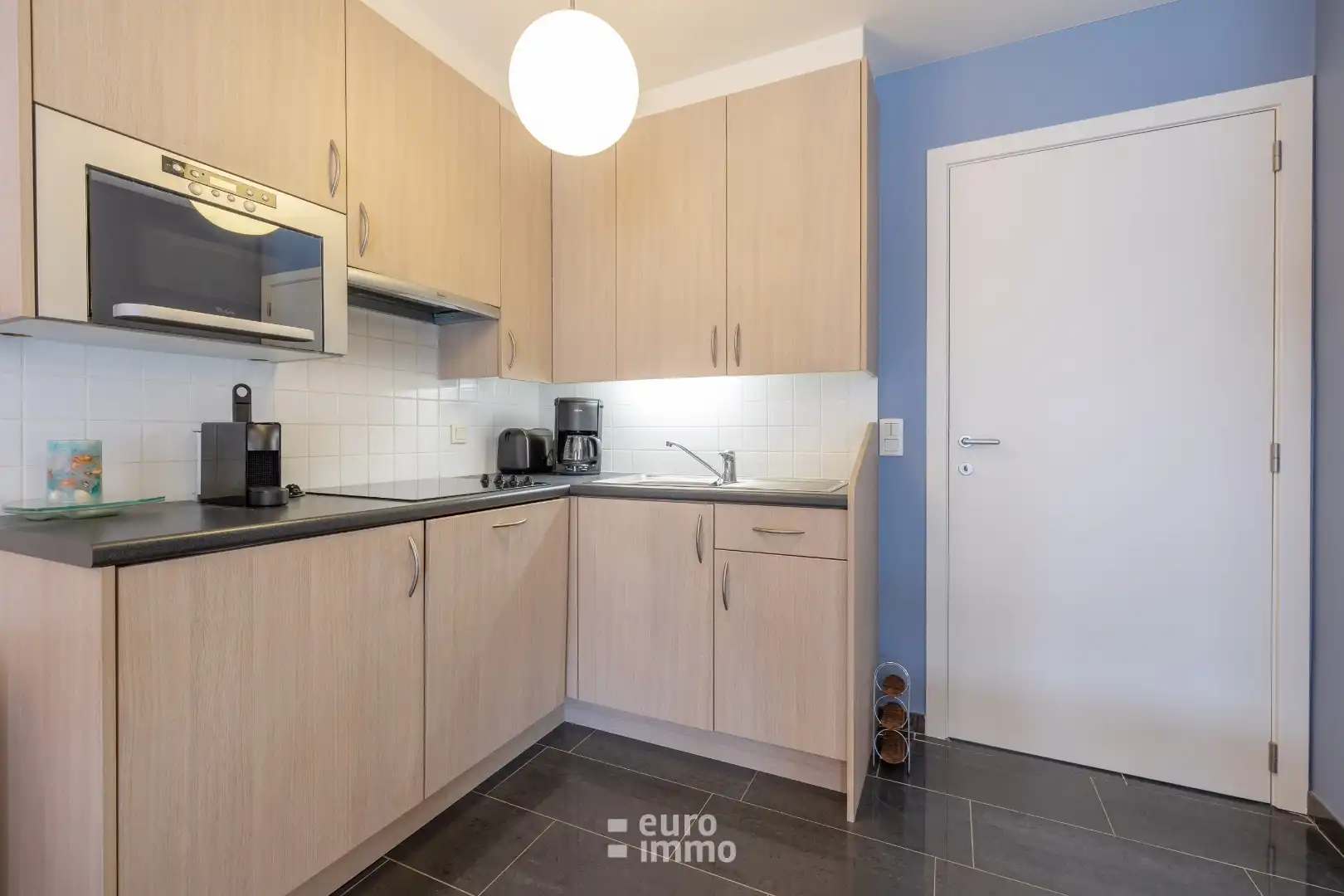 Centraal gelegen appartement met 1 slaapkamer en leuk zeezicht foto 4