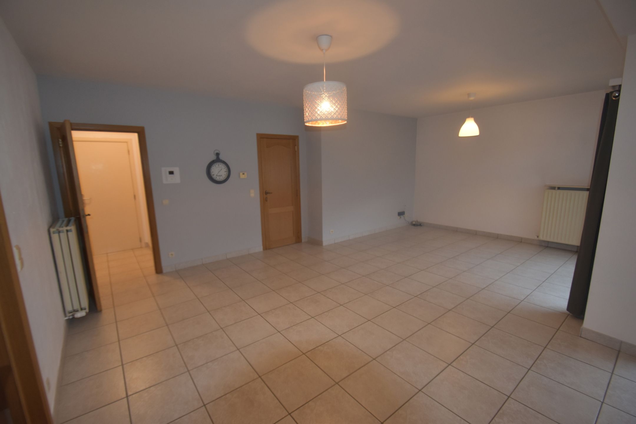 Nabij het station van D'monde gel., gelijkvl. 3 slpk-app. met 2 badk. en gar.  foto 2