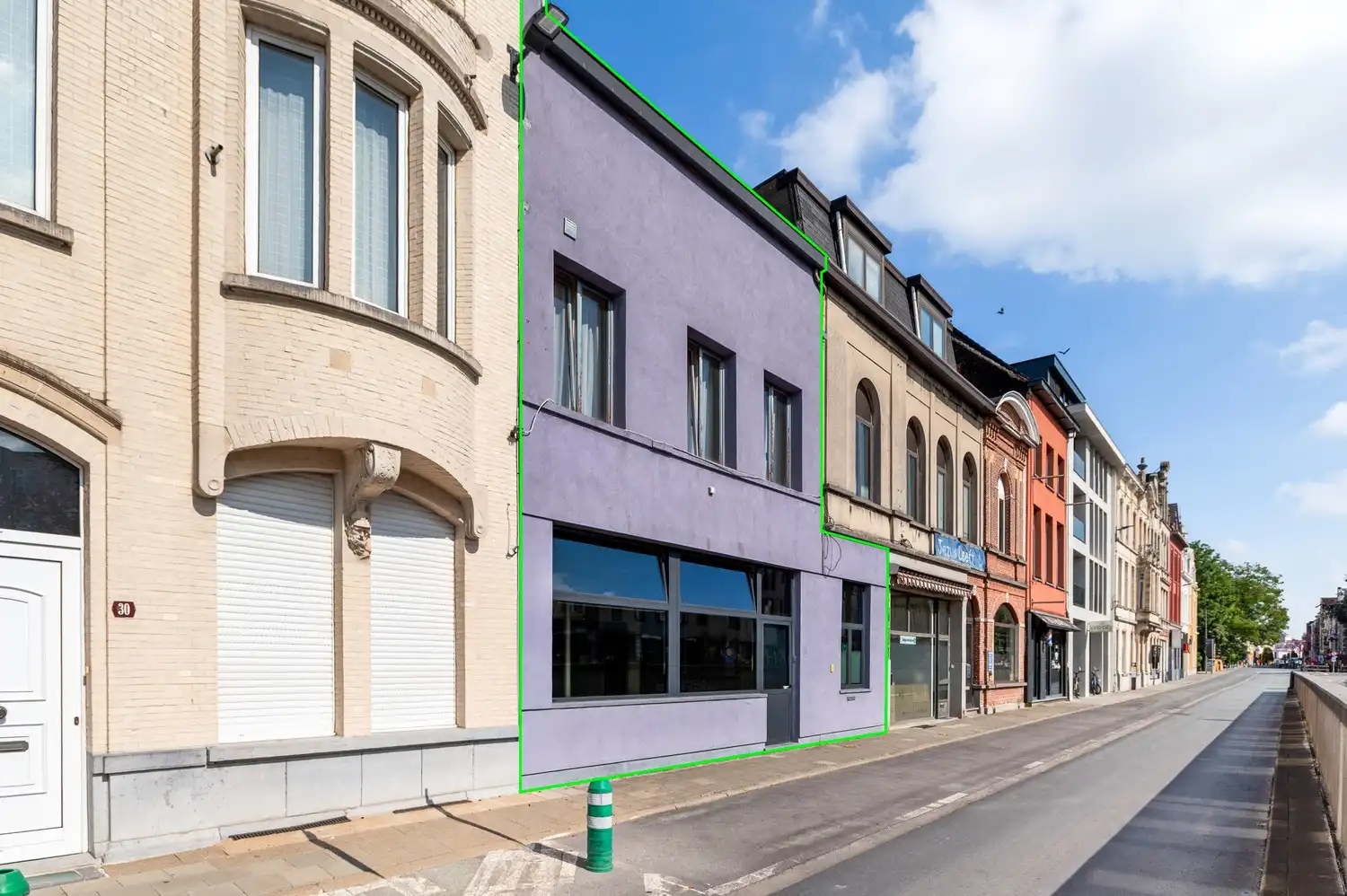 Ruime woning met handelsgelijkvloers op centrale locatie in Lier foto {{pictureIndex}}