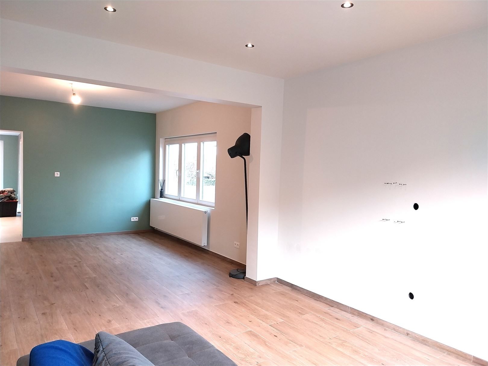 TE HUUR: Gerenoveerde halfopen bebouwing met 3 slaapkamers en ruime tuin! foto 12