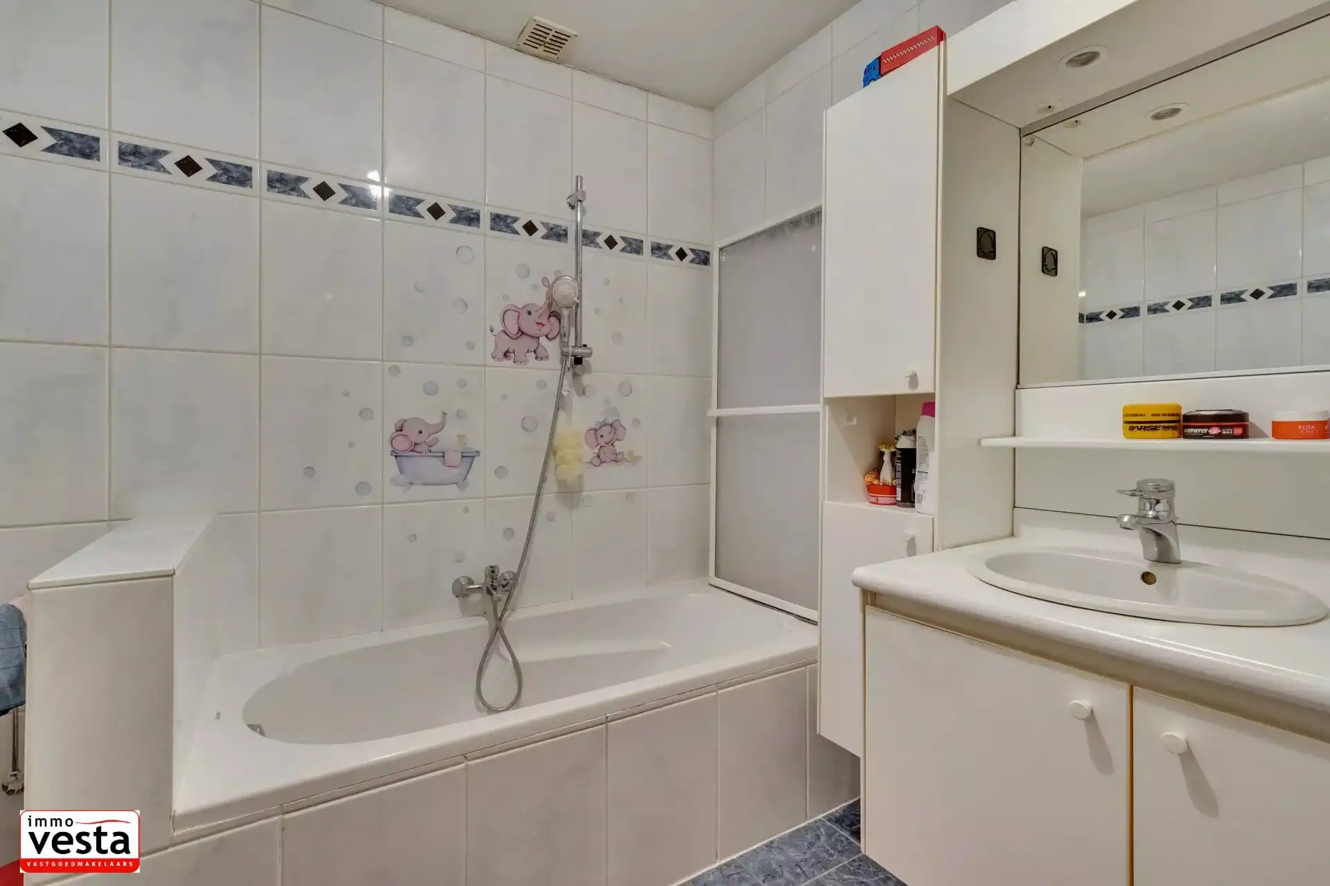 Investeringspand met winkel en appartement foto 24