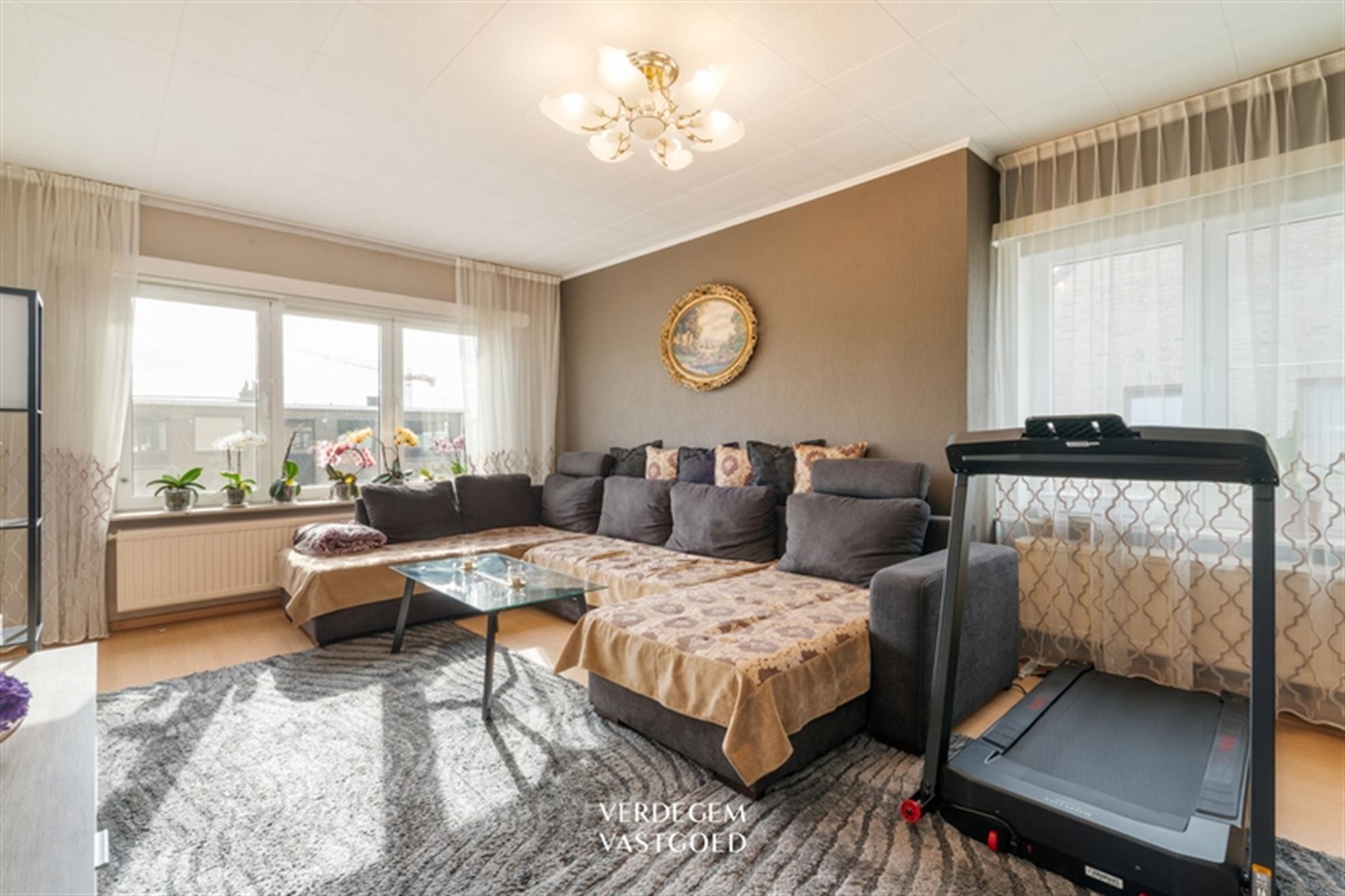 Instapklaar appartement met 2 slaapkamers en garage foto 3