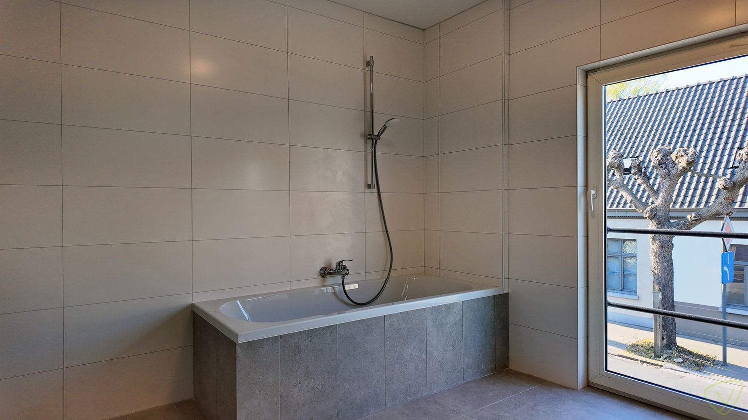 Compleet vernieuwd appartement te huur met garagebox! foto 12