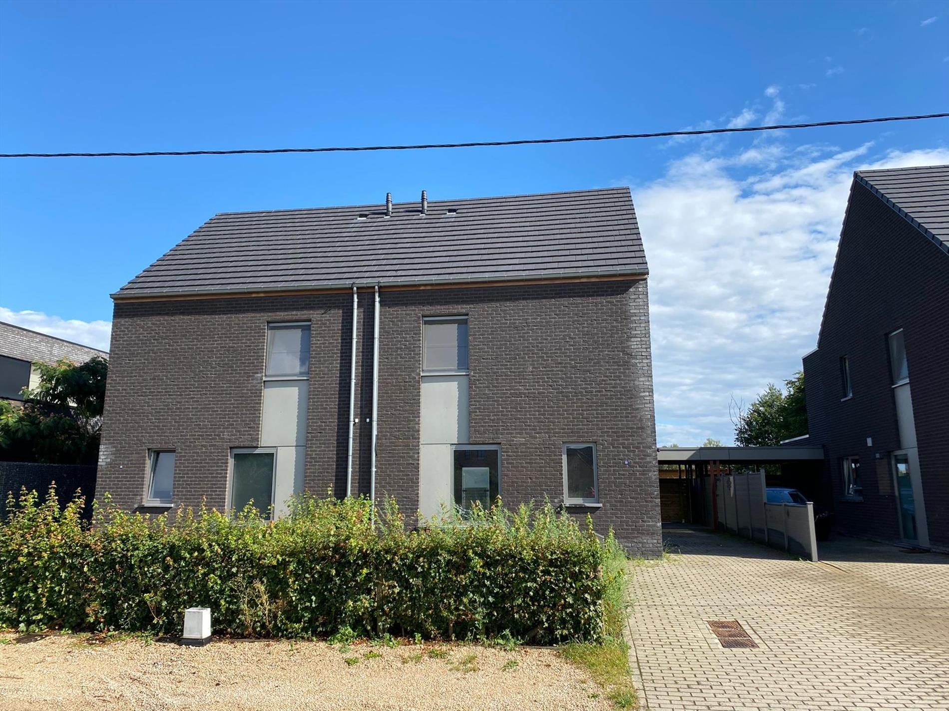 Ruime instapklare woning met 4 slpks nabij het centrum van Balen ! foto 2