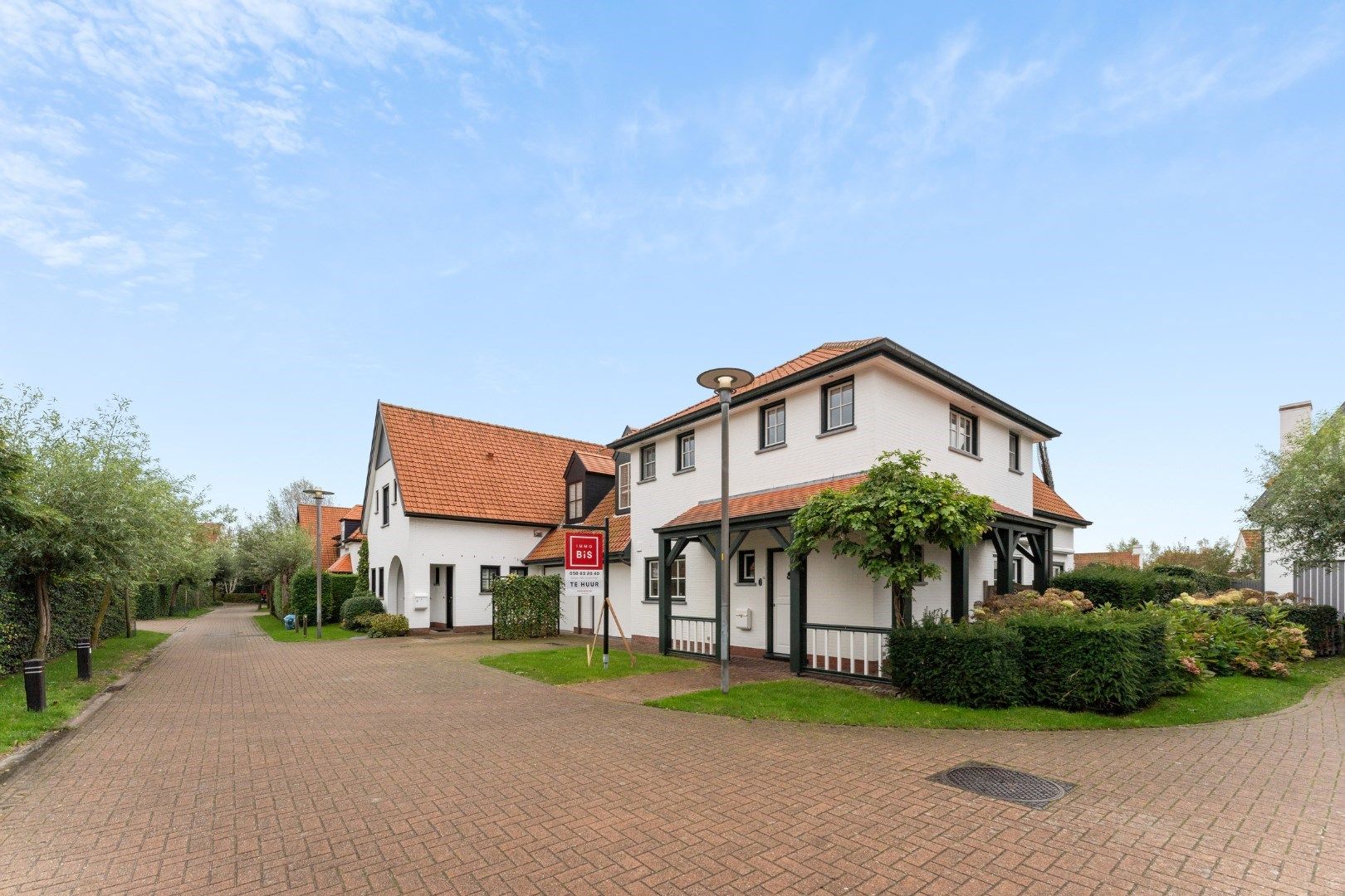 Super mooi onderhouden woning op een rustige locatie nabij de Molen op de Graaf Jansdijk! foto {{pictureIndex}}