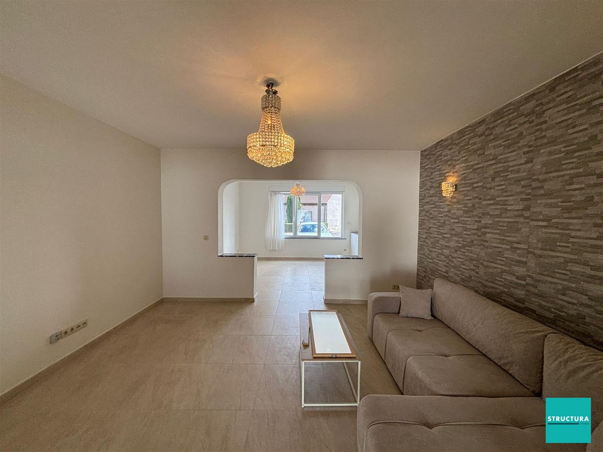 Volledig gerenoveerde, ruime woning met vlotte bereikbaarheid! foto 7