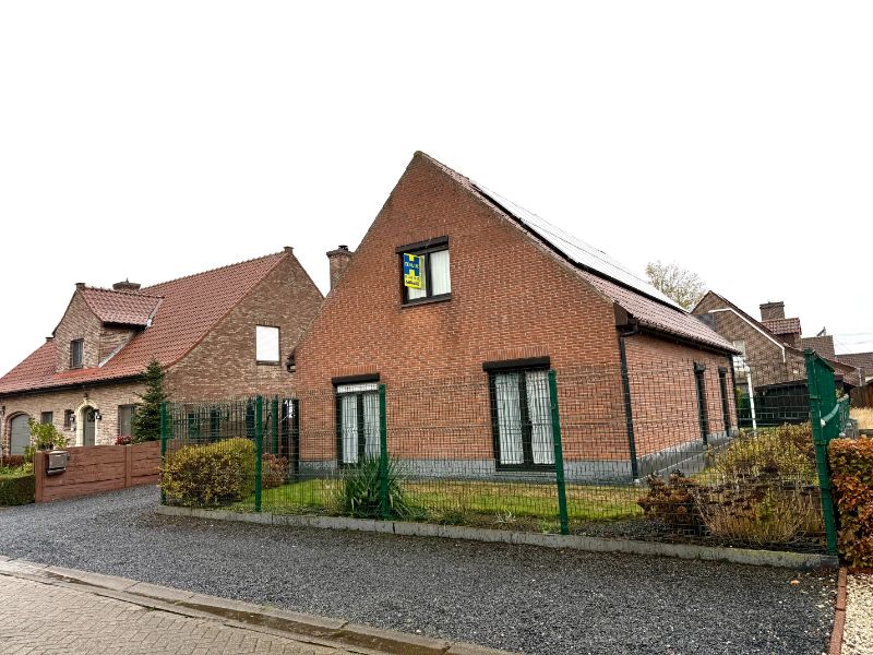 Verzorgde, energetisch gerenoveerde woning in rustige en centrale verkaveling foto 2