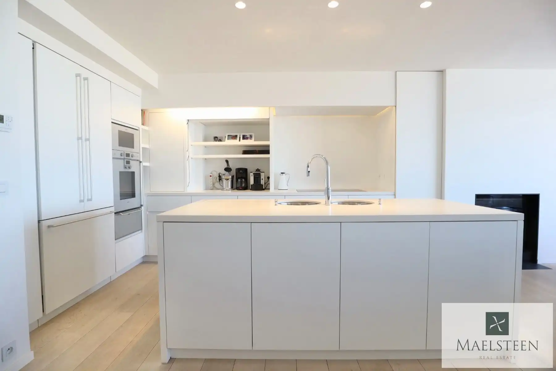 Frontaal zeezicht op het Rubensplein in Knokke foto 4