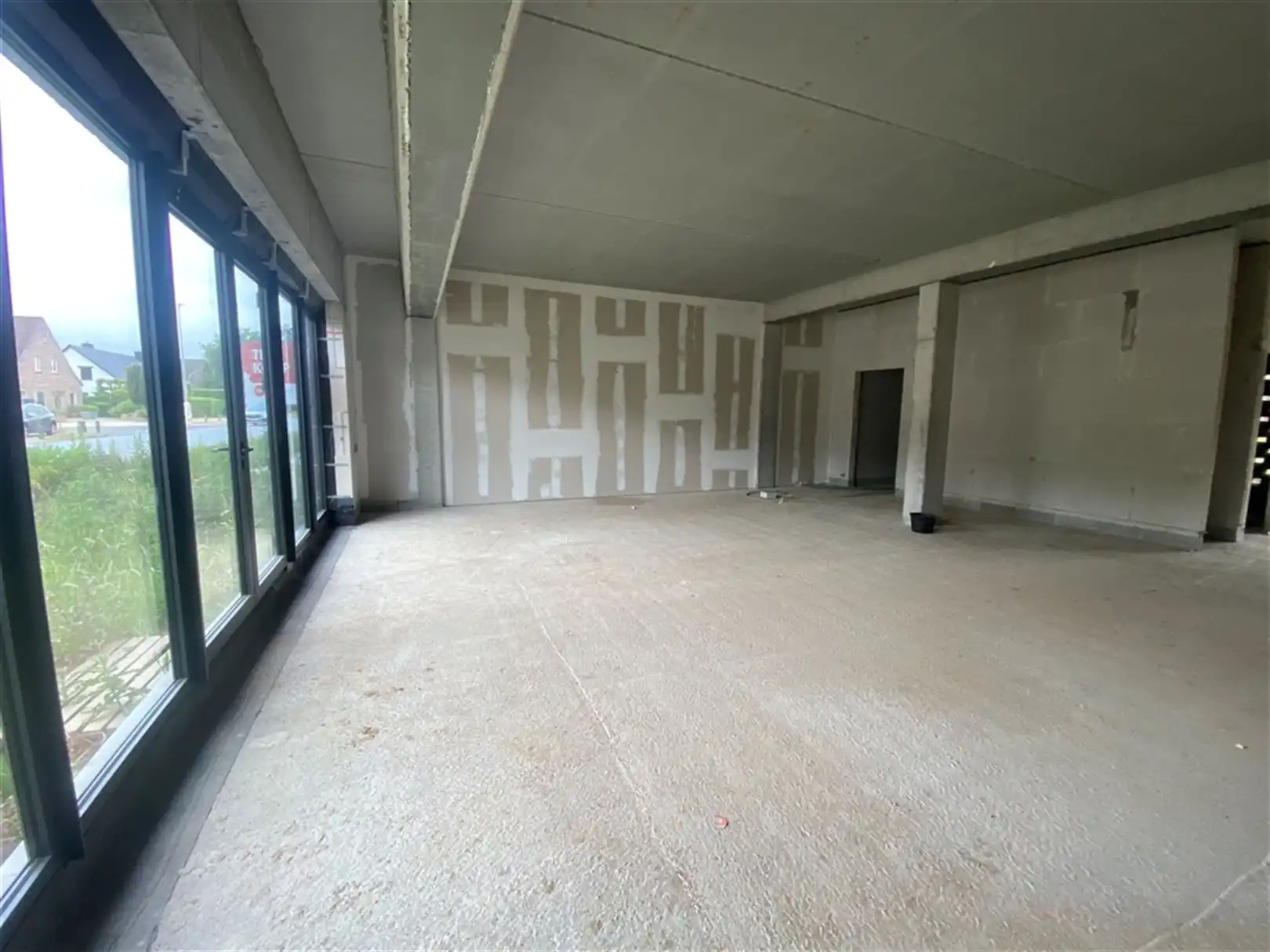 Nieuwbouw kantoren/handelsruimten vlakbij E40 foto 3