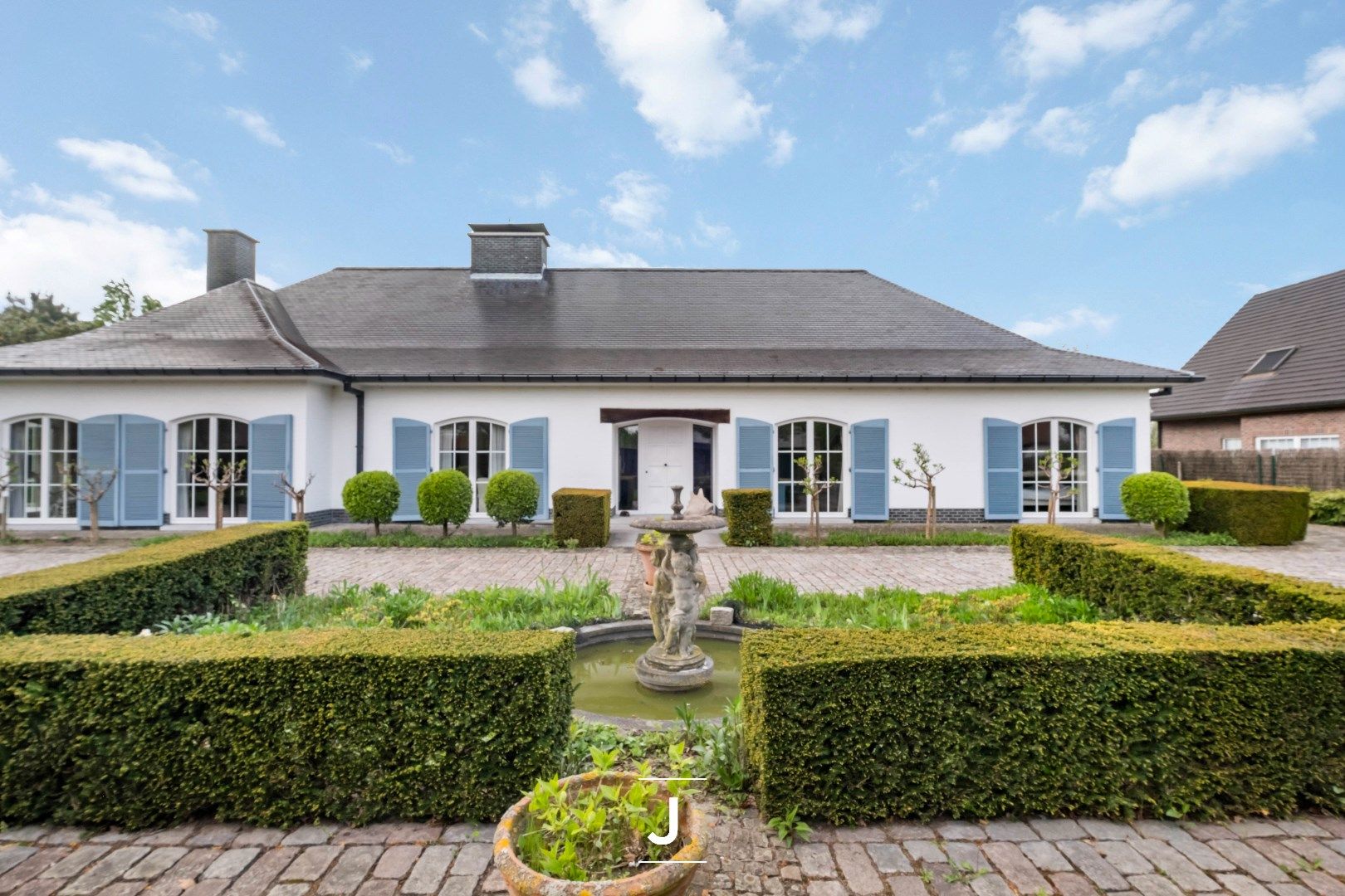Ruime statige villa op een toplocatie te Beveren-Leie foto 2