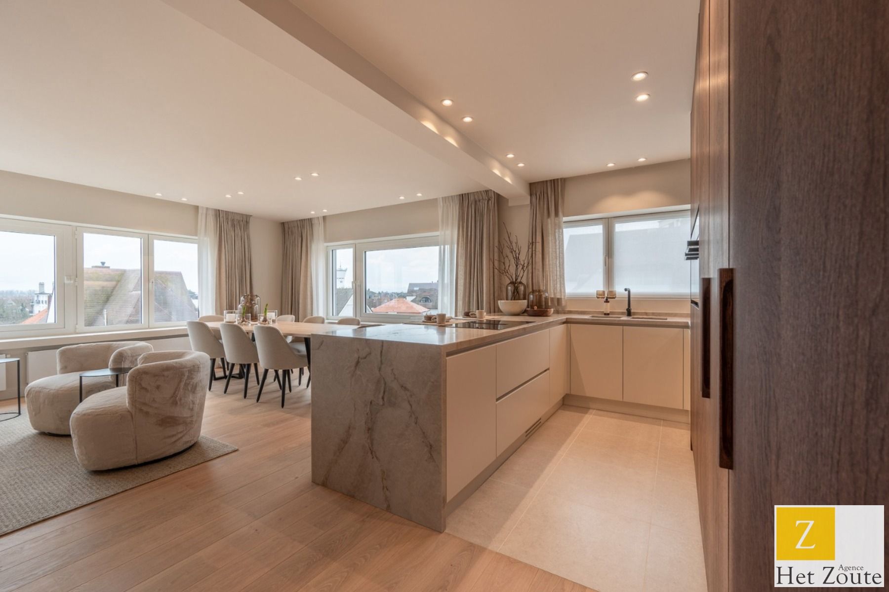 Instapklaar hoekappartement inclusief meubels op toplocatie foto 4